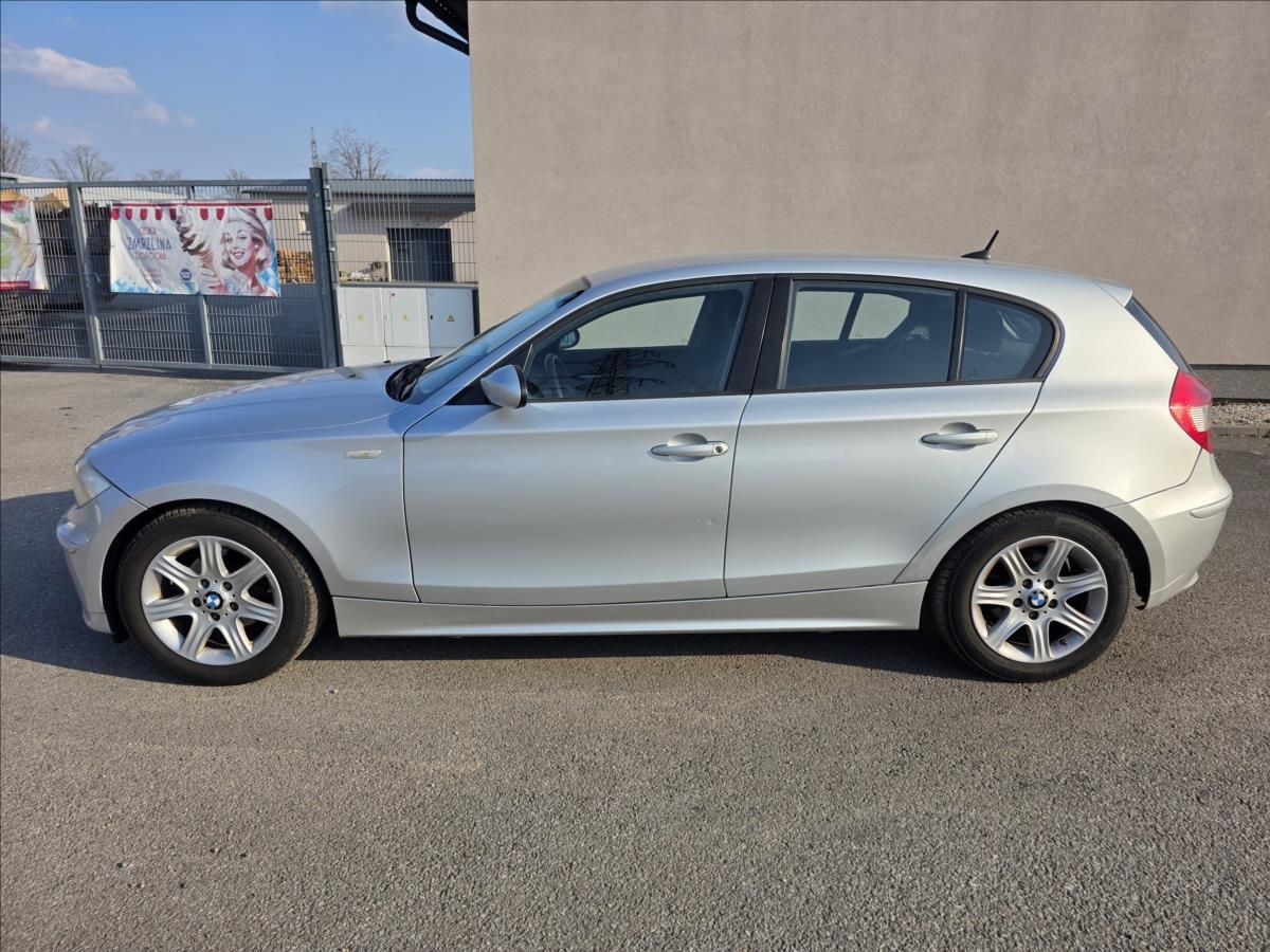 BMW Řada 1, 2,0 118D 89KW KLIMA EL. OKNA - fotka 3