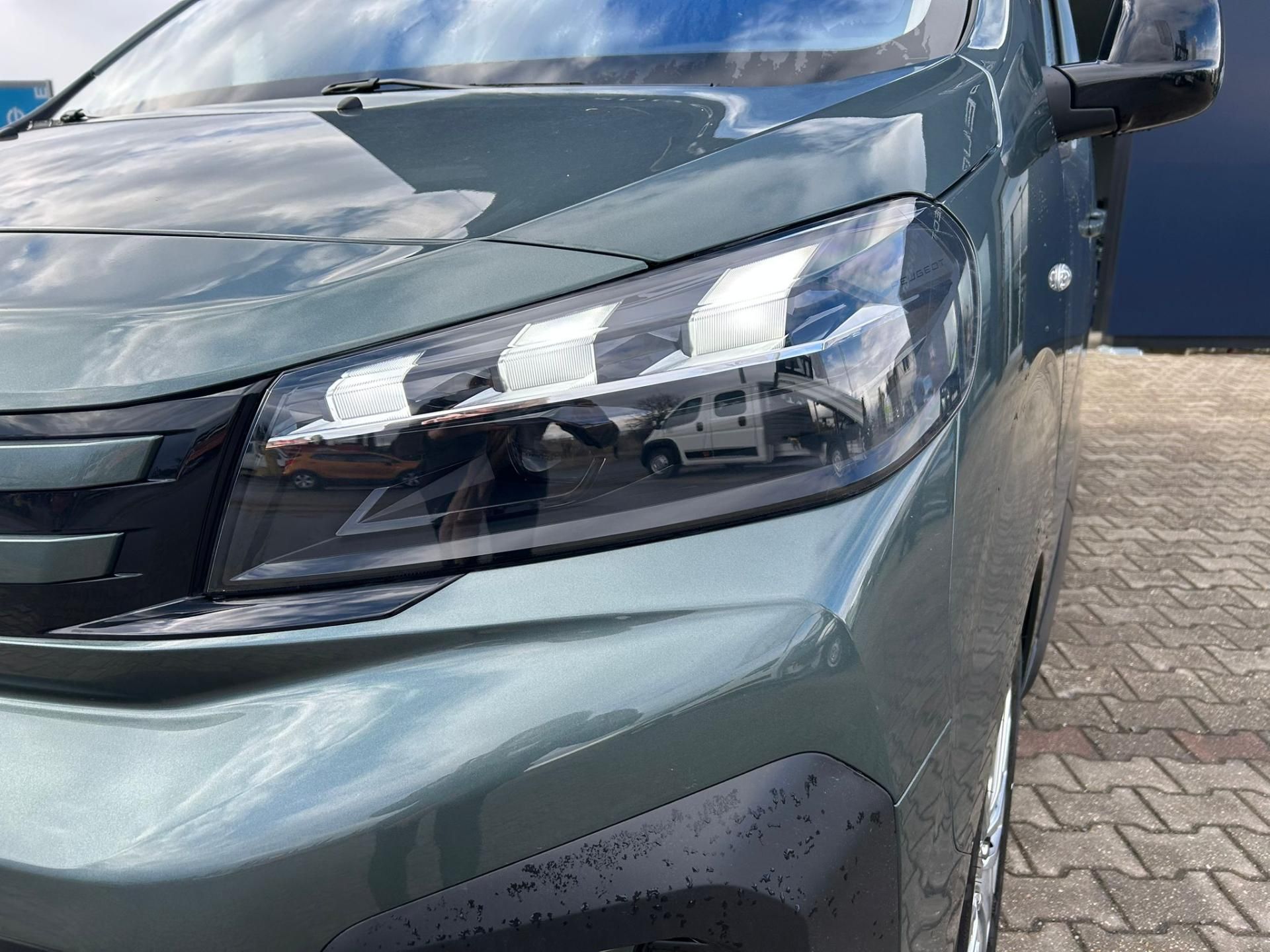 Peugeot Traveller, Active L2 2.2 BlueHDi 180 EAT8 - fotka 4