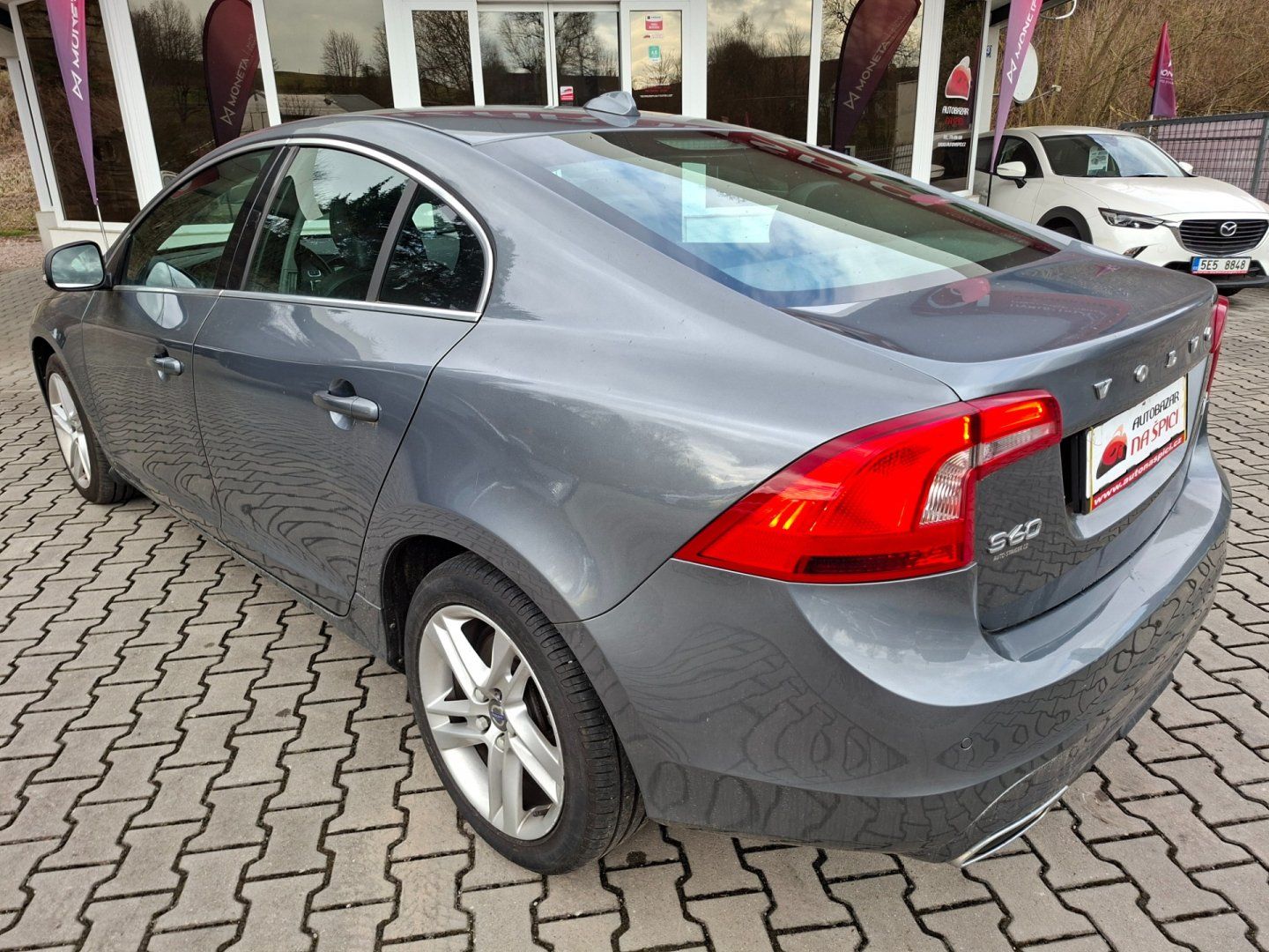 Volvo S60, 2.0 D4 147kW AUT -NOVÉ V ČR - fotka 6