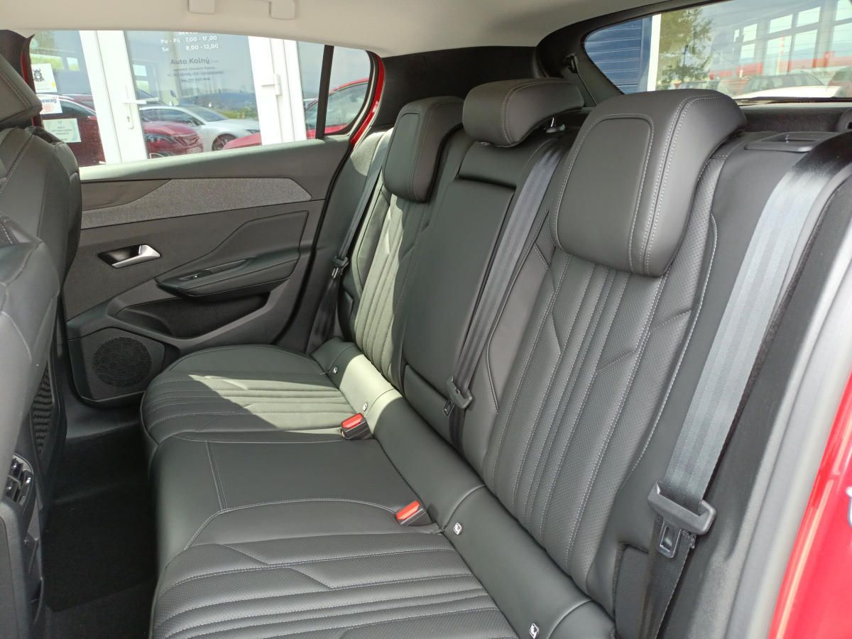 Peugeot 308, ALLURE 1.2 PureTech 130k MAN6 - fotka 6