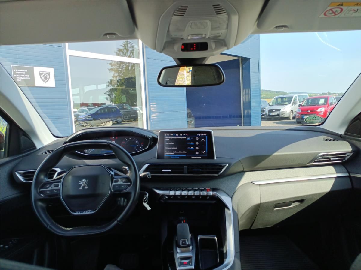 Peugeot 3008, Allure 1.2 PureTech 130k EAT8 - fotka 2