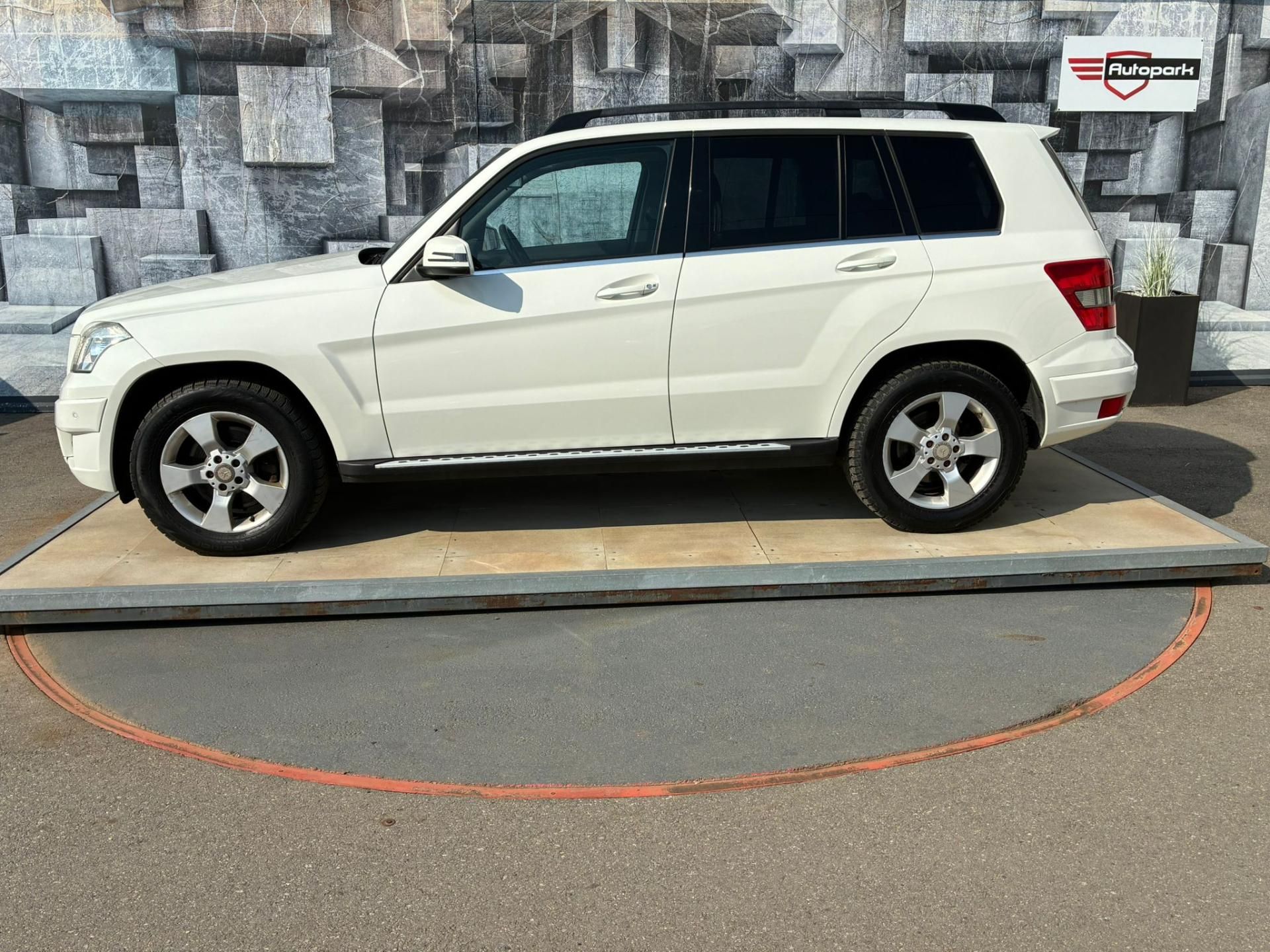 Mercedes-Benz GLK, 220CDi, 125KW, 4x4 - fotka 4