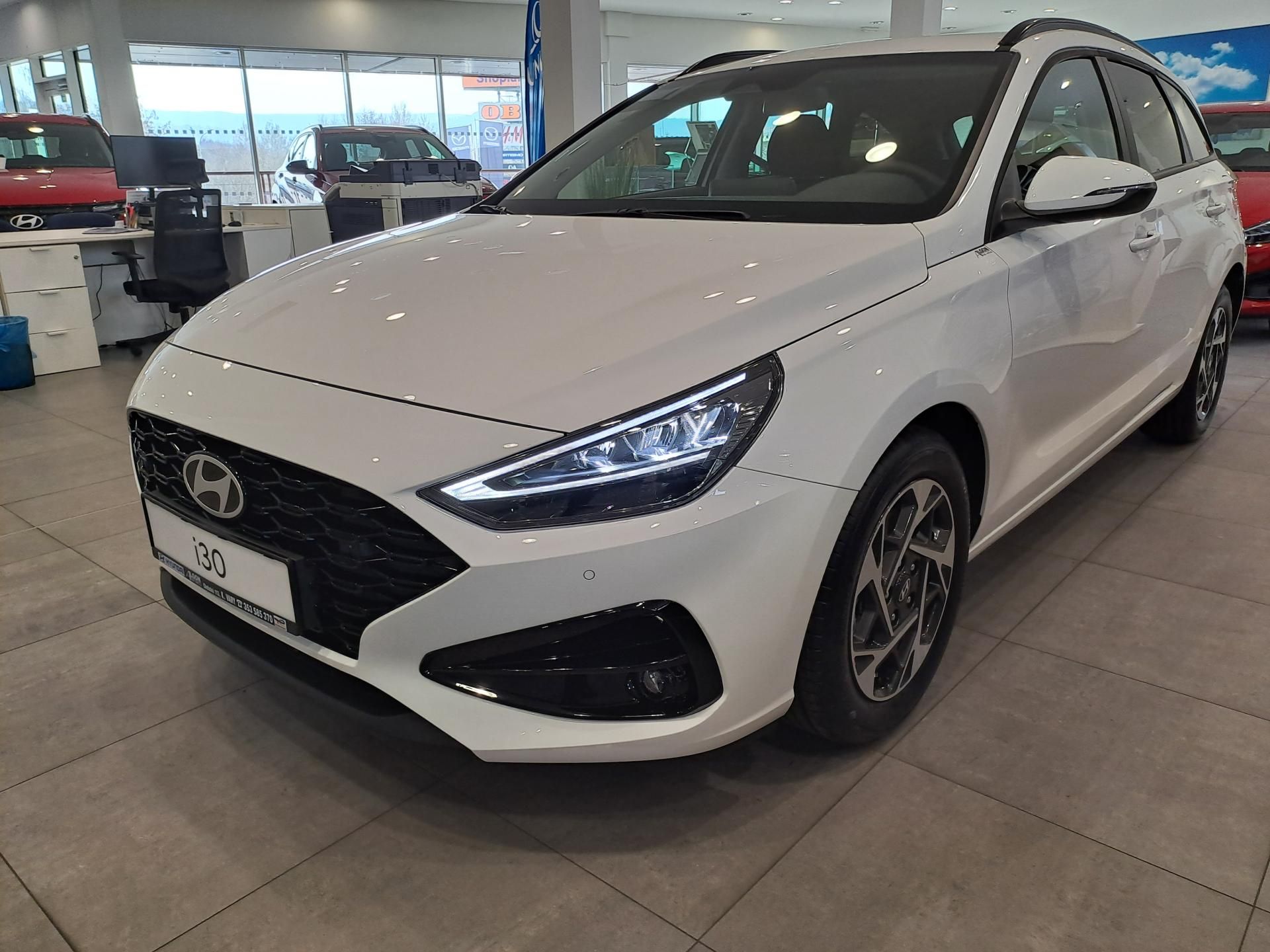 Hyundai i30, 1,6 T-GDI DCT GO CZECH - fotka 3