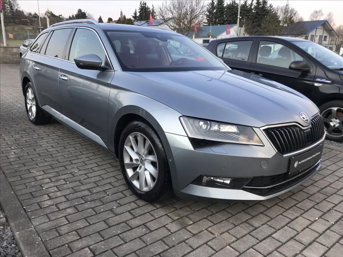 Škoda Superb, 1,6 - fotka 2