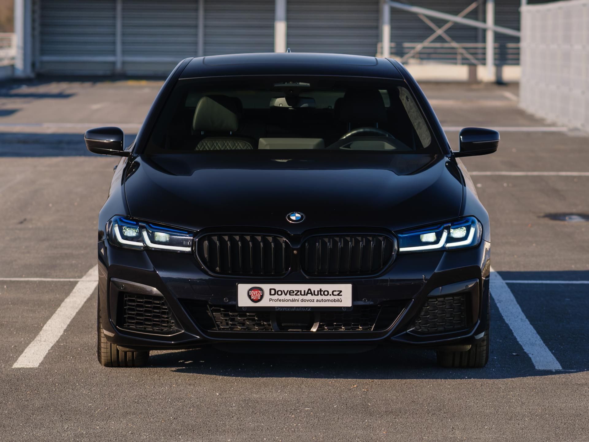 BMW Řada 5, M550i xDrive, DPH, SEDAN - fotka 3