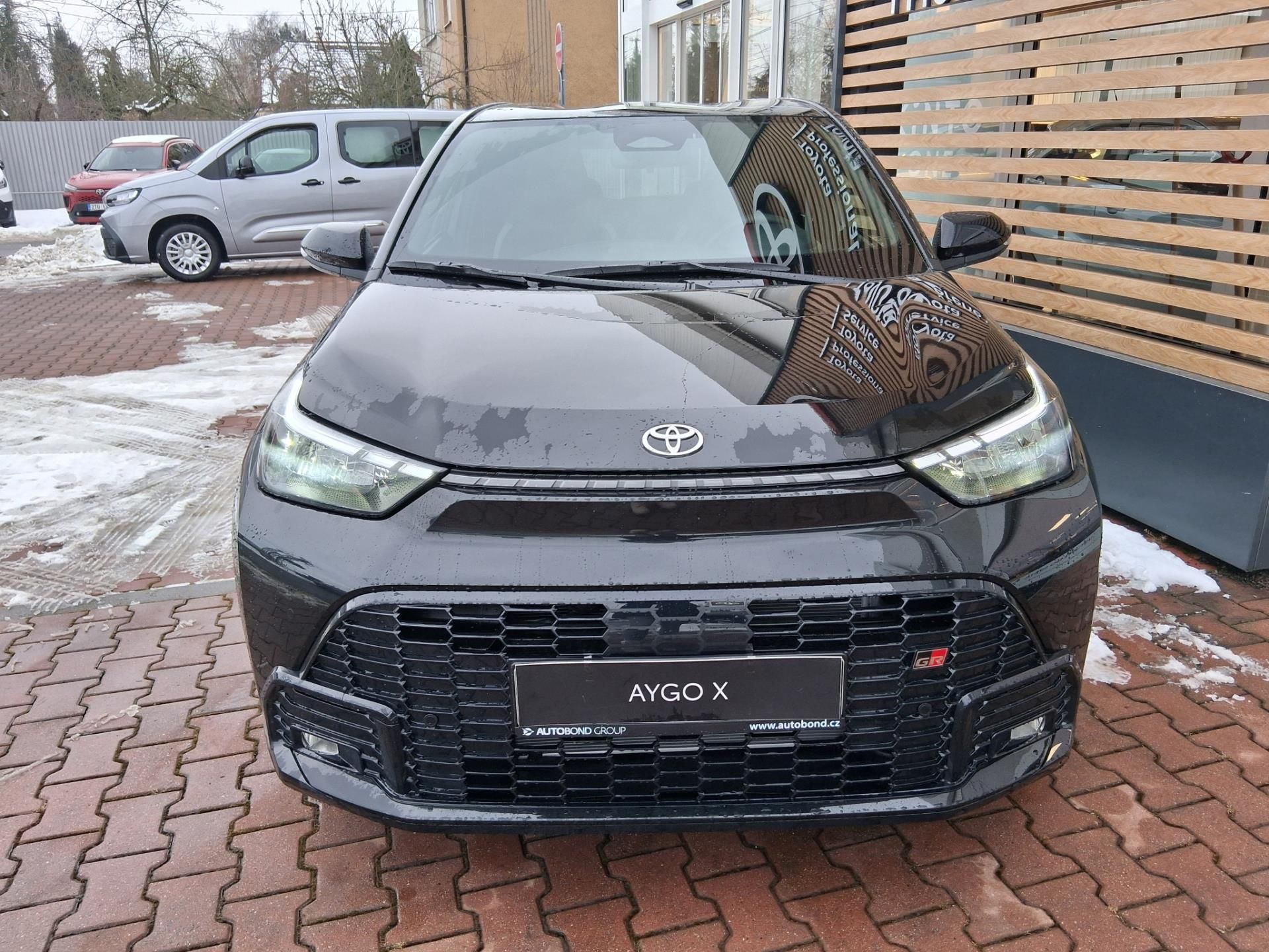 Toyota Aygo, 1,5 HEV GR SPORT - fotka 2
