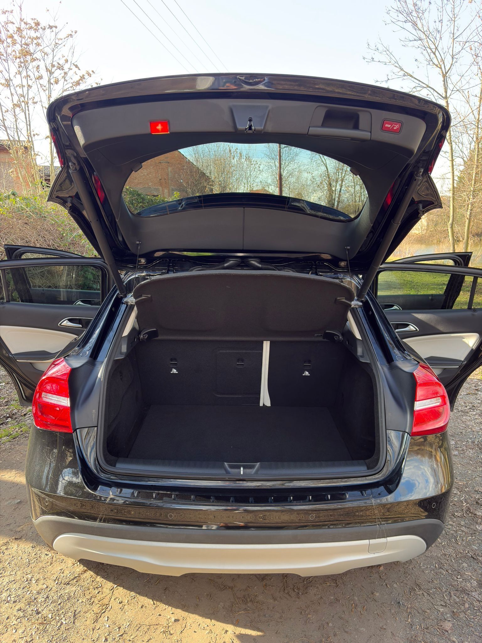 Mercedes-Benz GLA, Top výbava - fotka 6