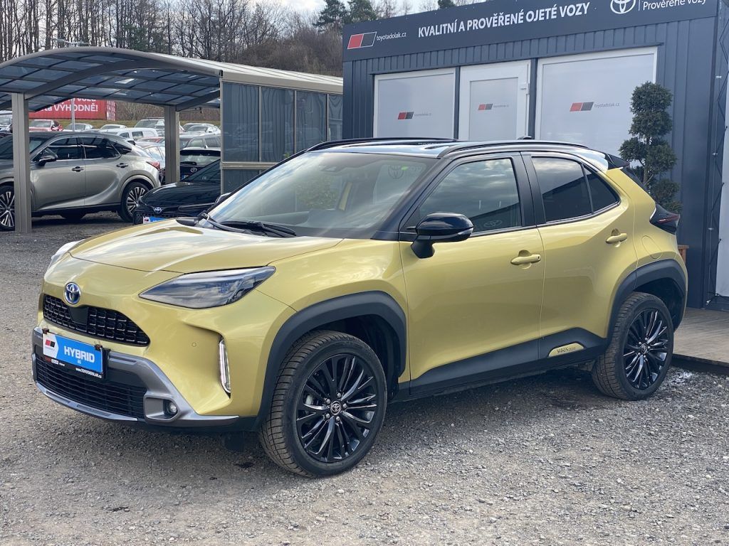 Toyota Yaris Cross, 1.5HEV, ČR-2m, Adventure, 4x4 - fotka 4