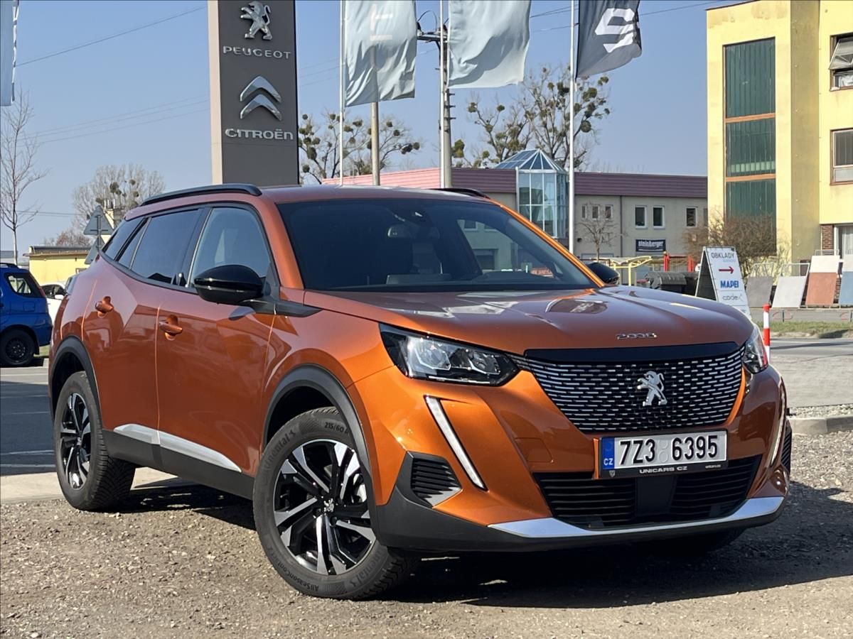 Peugeot 2008, 1,2 PT  Allure EAT8 záruka 4/2 - fotka 3