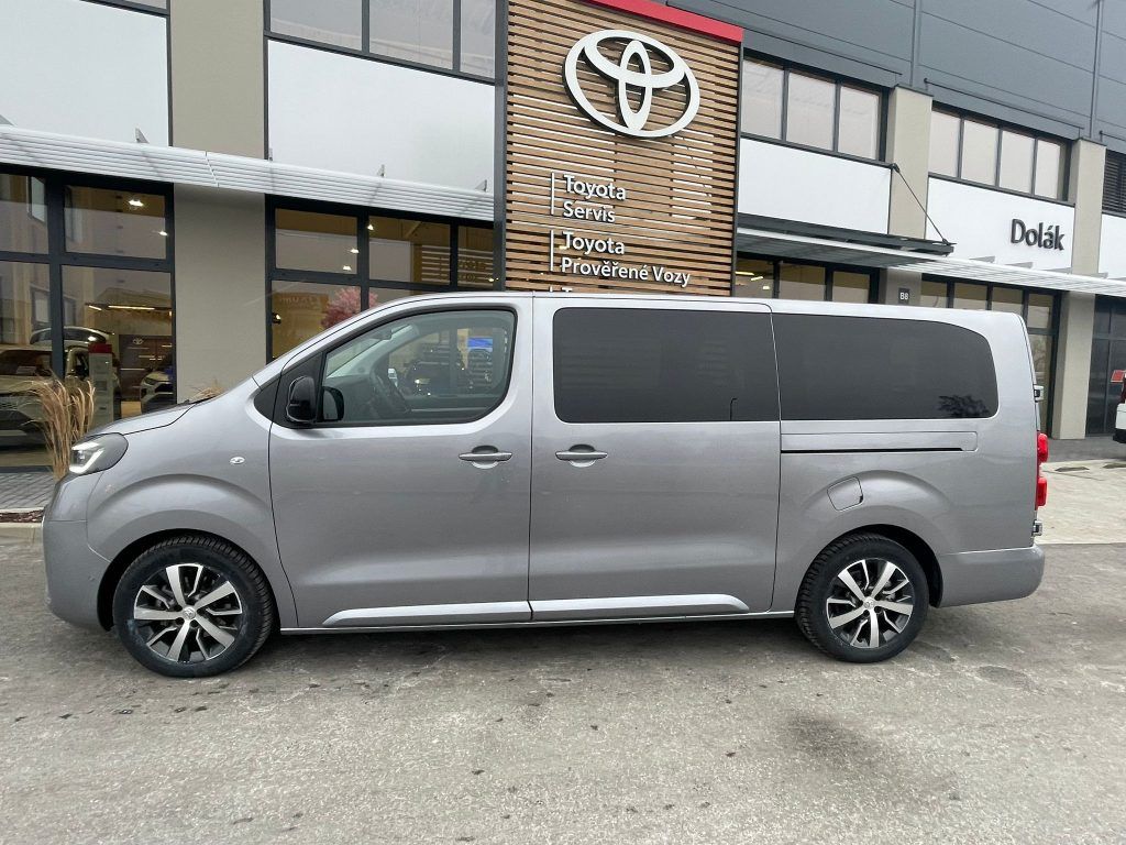 Toyota Proace Verso, 2.0D A/T Business 8 Comfort - fotka 2