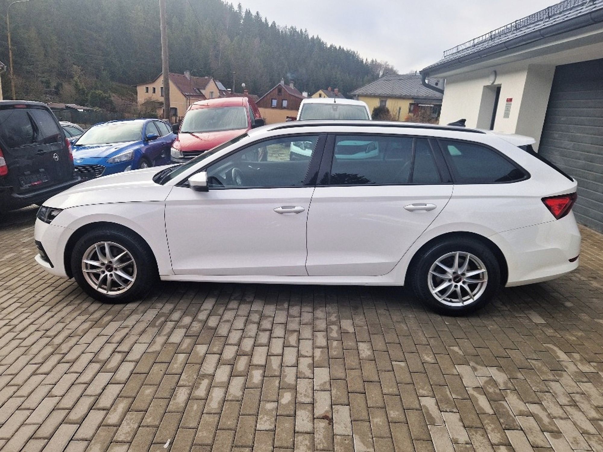 Škoda Octavia, 2.0 TDi (110 kW), LED, DSG - fotka 5