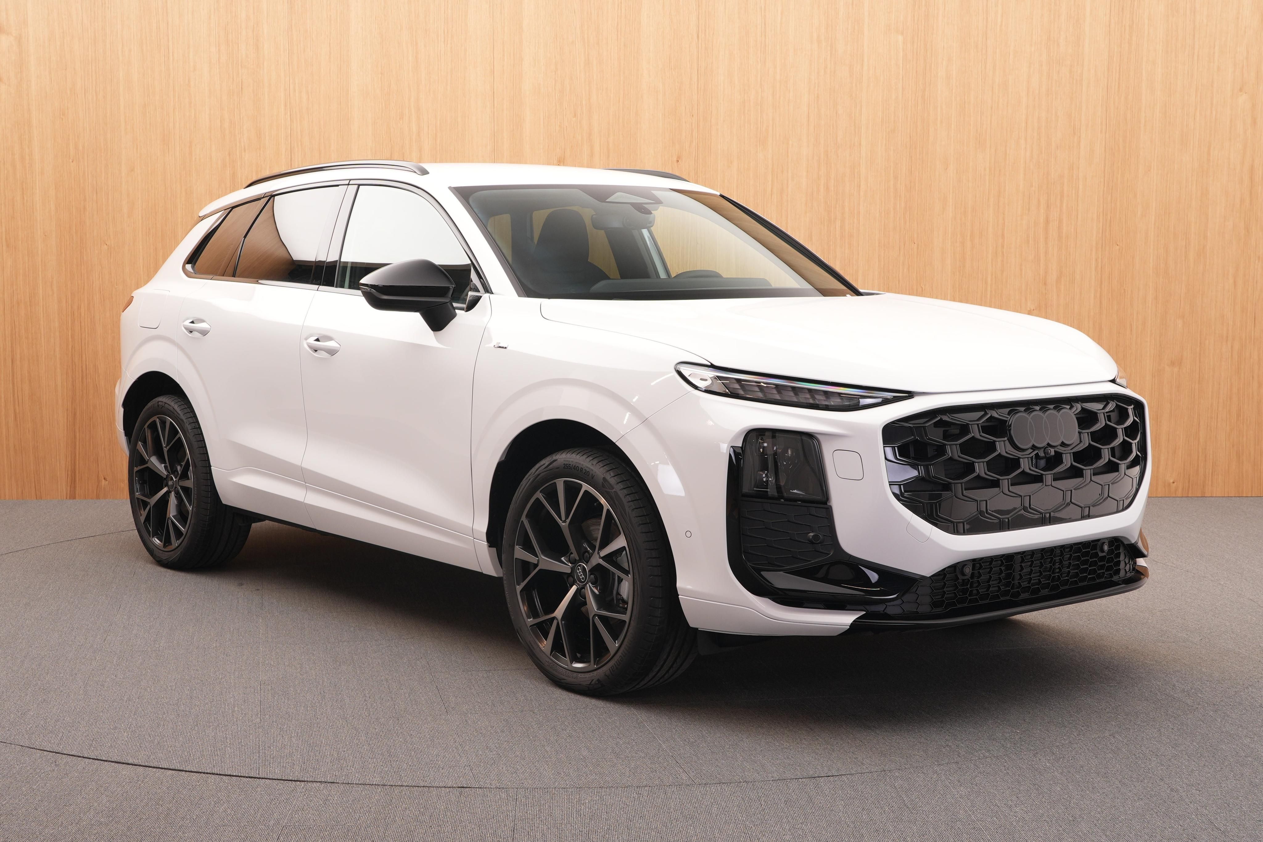 Audi Q3, S line  35 TFSI 110 kW - fotka 6