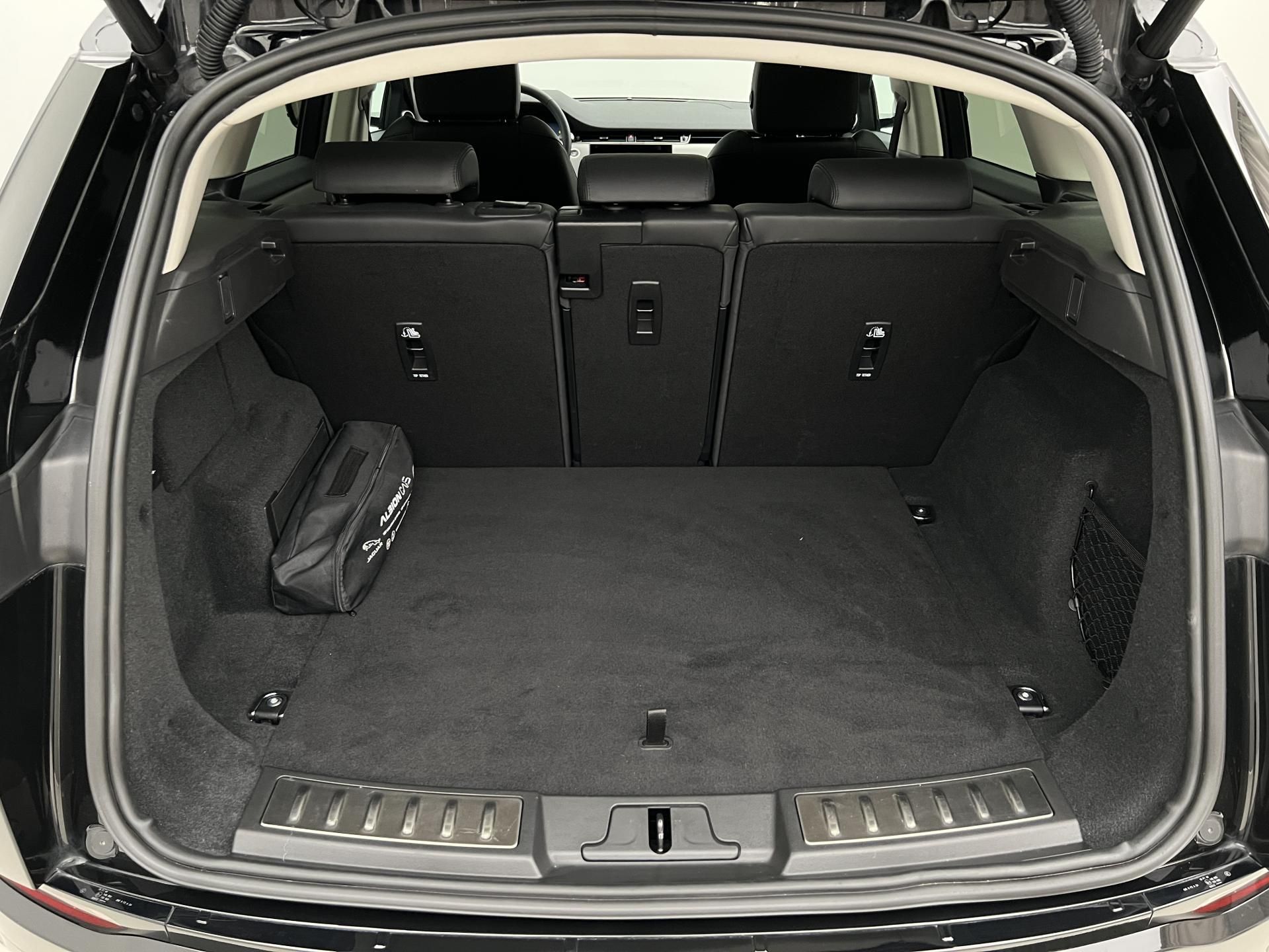Land Rover Range Rover Evoque, P250 DYNAMIC SE AWD AUT CZ - fotka 6