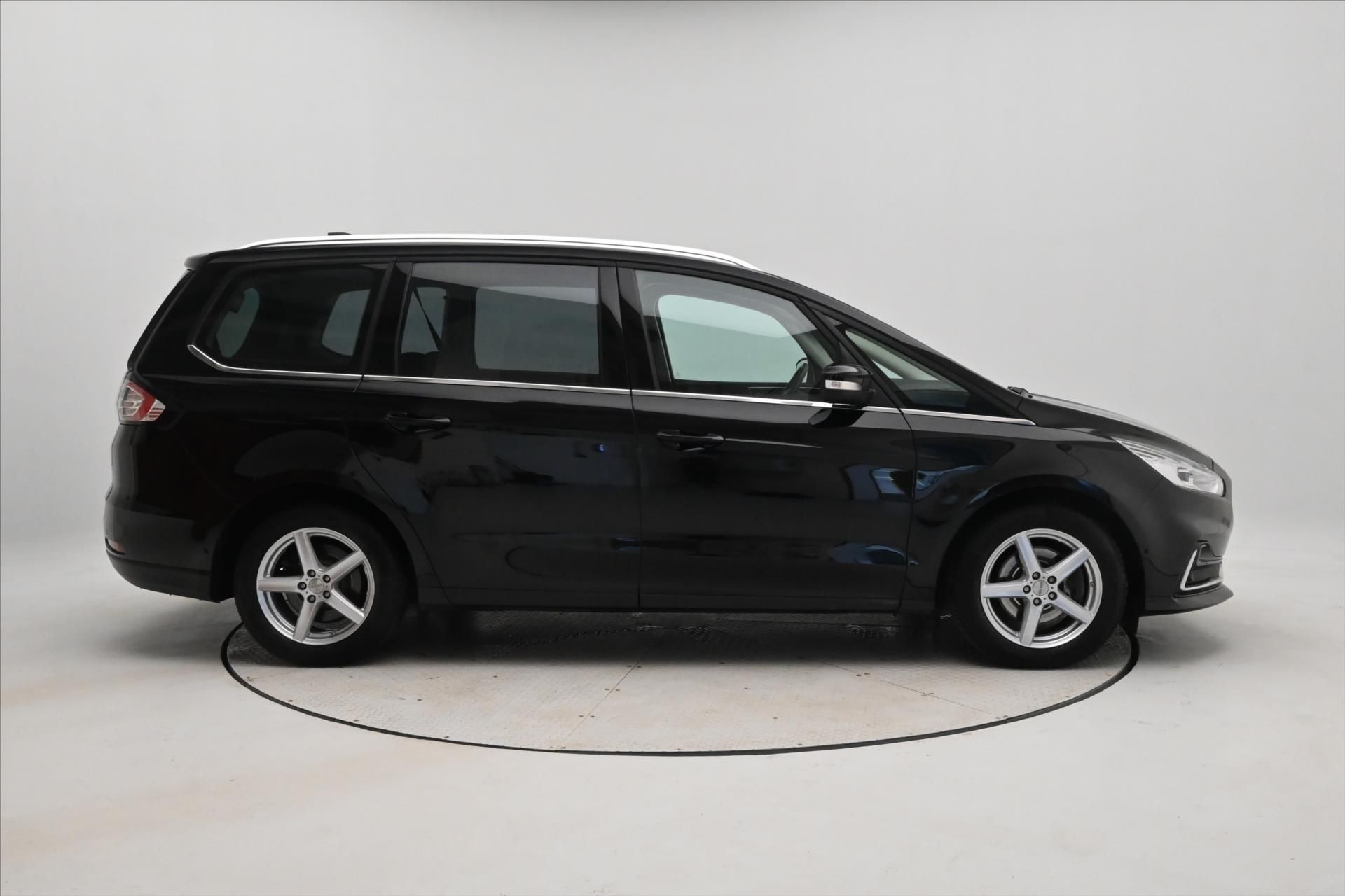 Ford Galaxy, 2,0 EcoBlue 140 kW AT8 Titaniu - fotka 4