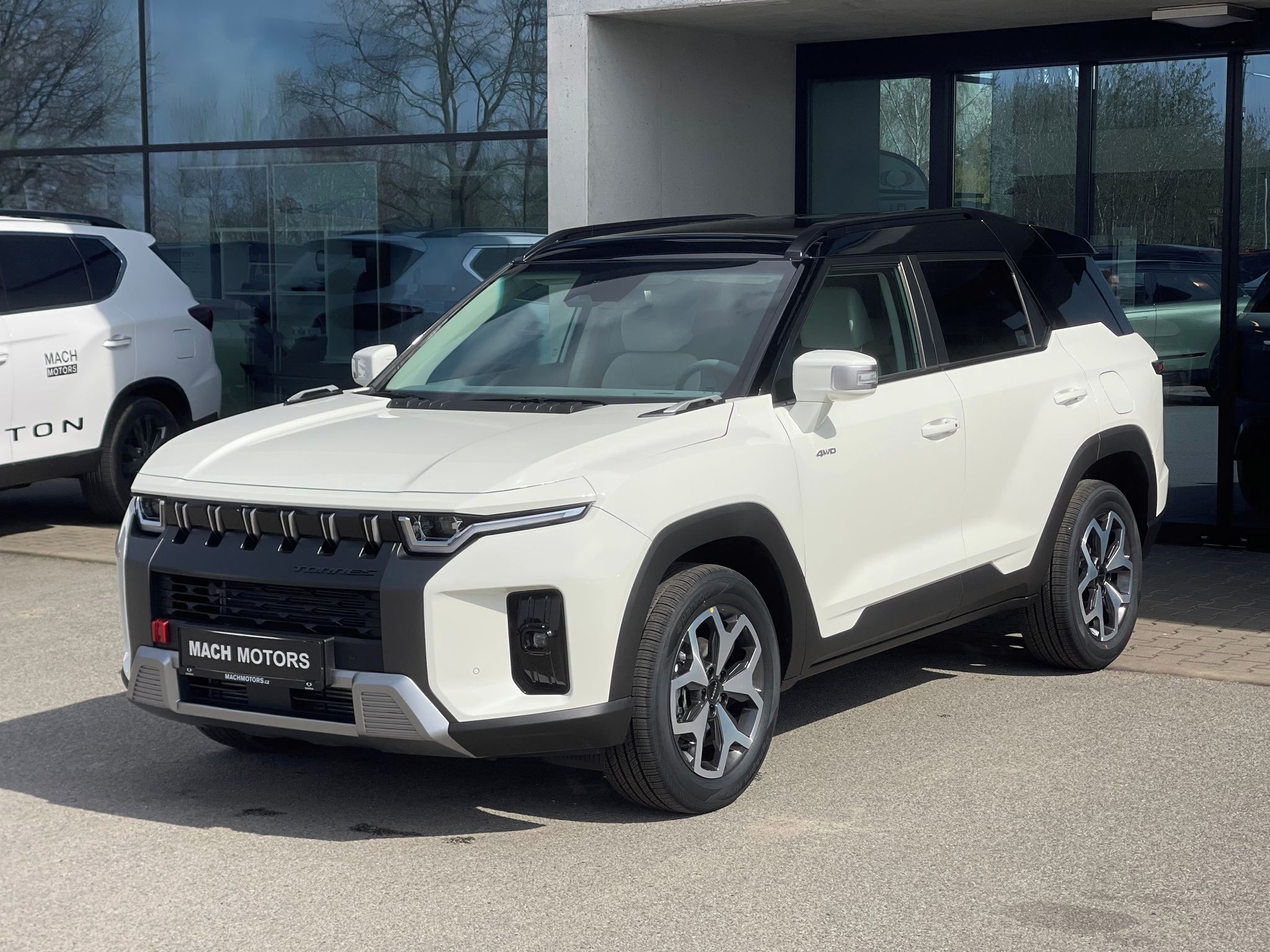 KGM Torres, Style