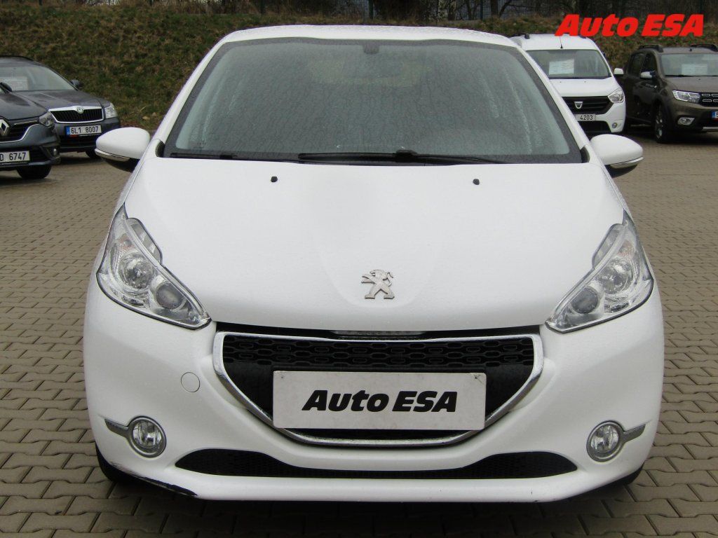 Peugeot 208, 1.2i,1.maj,ČR,AC,temp - fotka 2