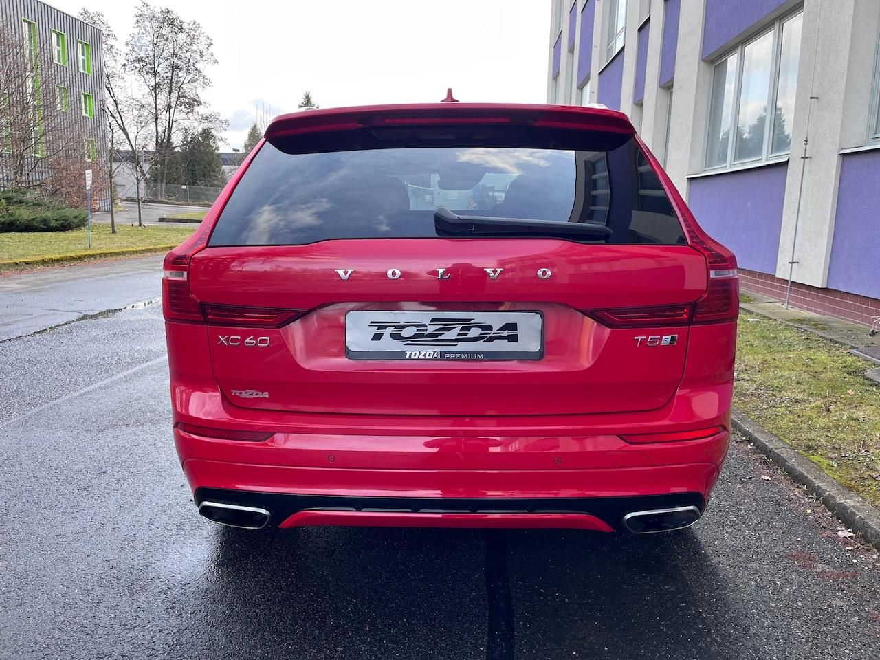 Volvo XC60, 2,0 T5 AWD R-desing /servis/ - fotka 4