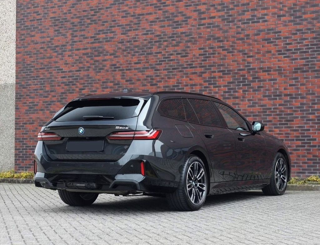 BMW Řada 5, 550 e Touring xDrive M Sport - fotka 4