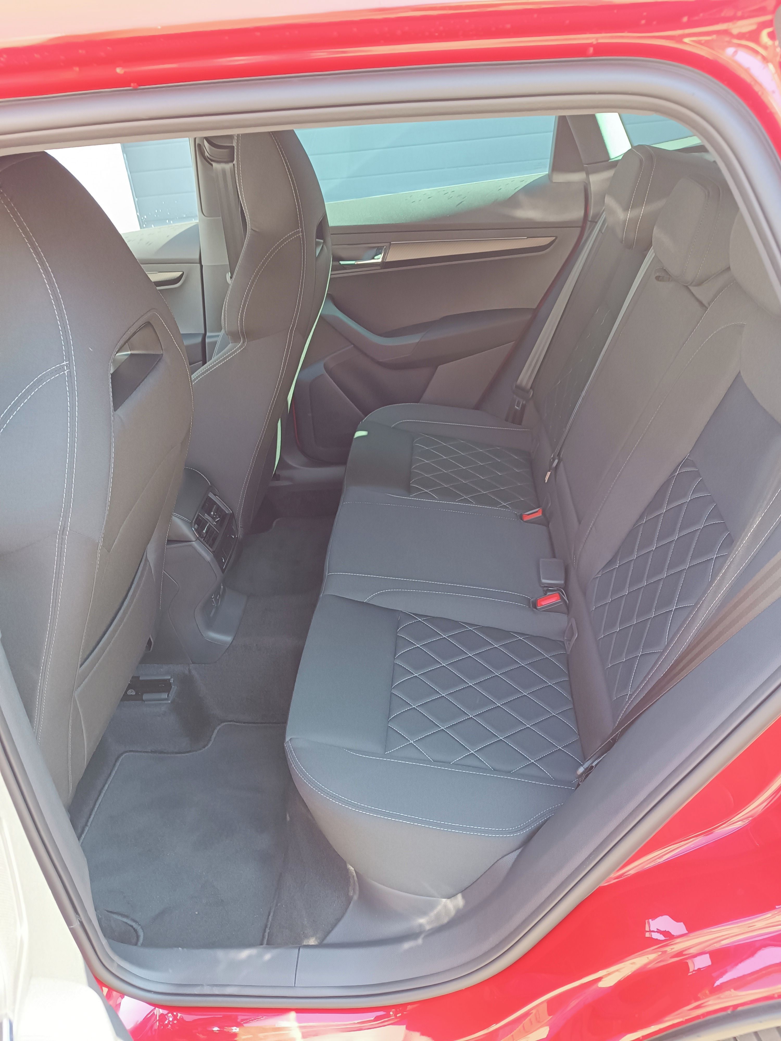 Škoda Karoq, Sportl. 2,0TDI 110Kw 7DSG 4x4 - fotka 6