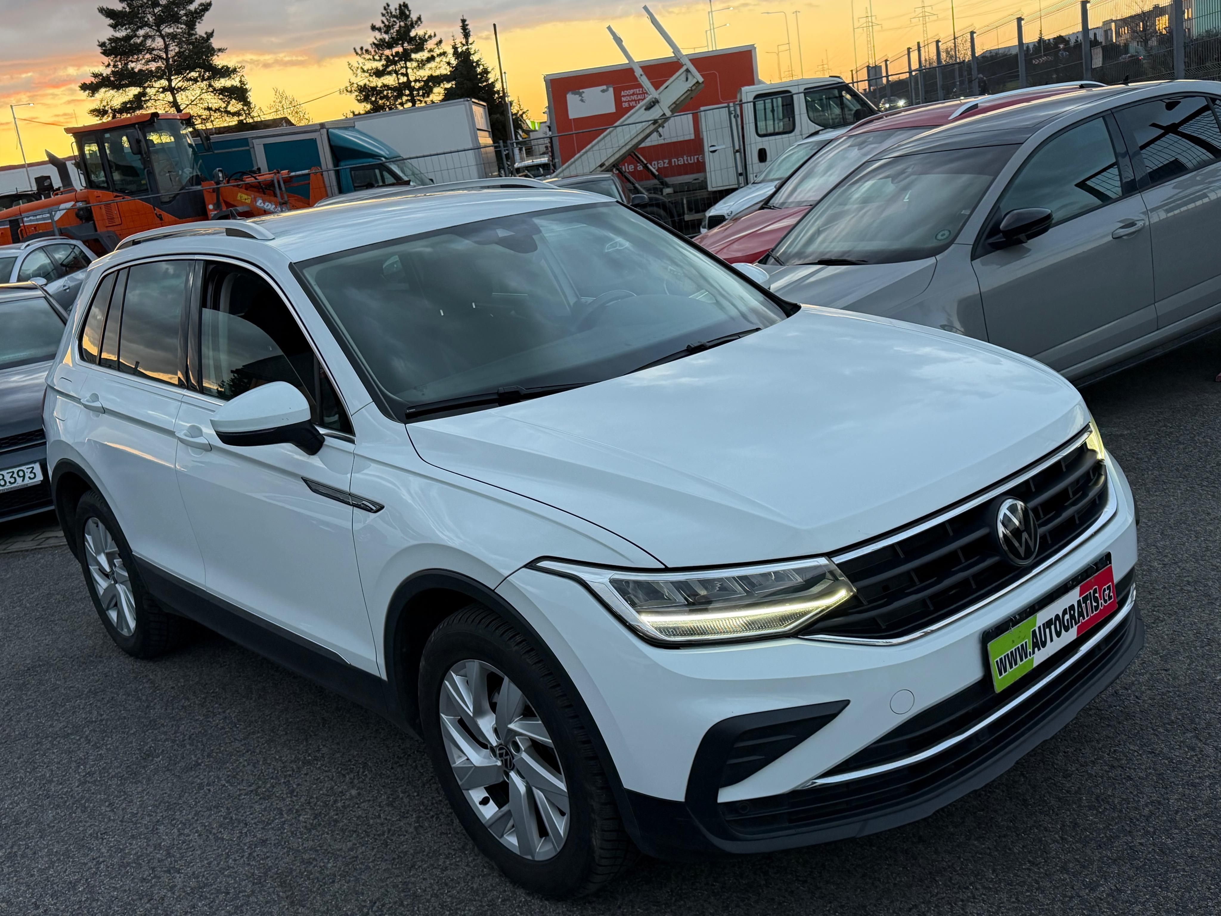Volkswagen Tiguan, 2.0TDI-4X4-DSG-VIRTUAL!!!DPH!! - fotka 3