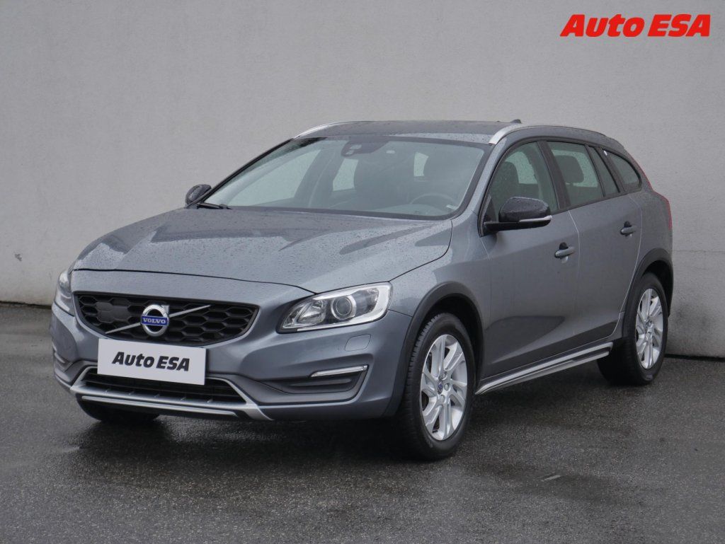 Volvo V60, 2.4 D4 4x4,ČR - fotka 3