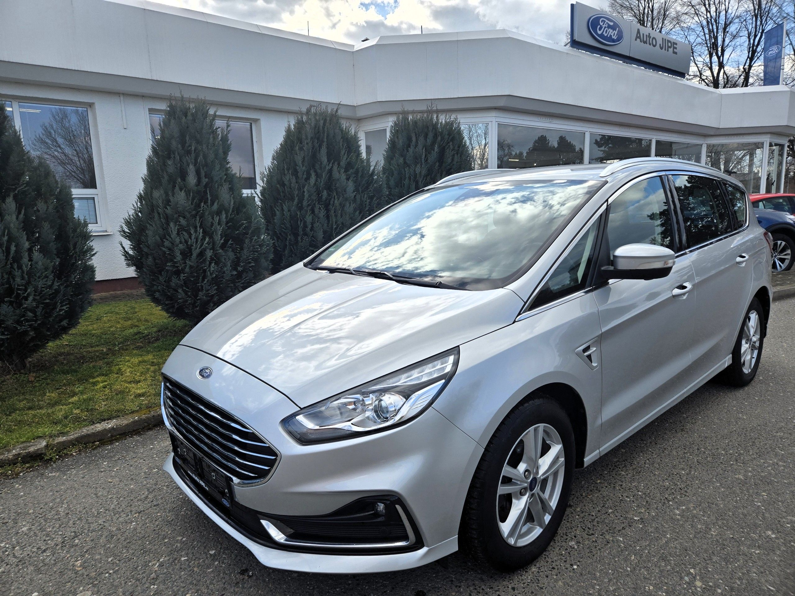 Ford S-MAX, Titanium 2,0 nafta 110kw/150PS