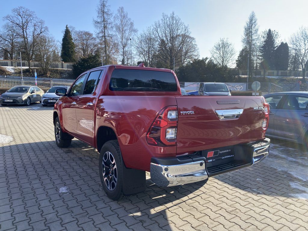 Toyota Hilux, 2,8 Diesel 6AT Executive - fotka 6