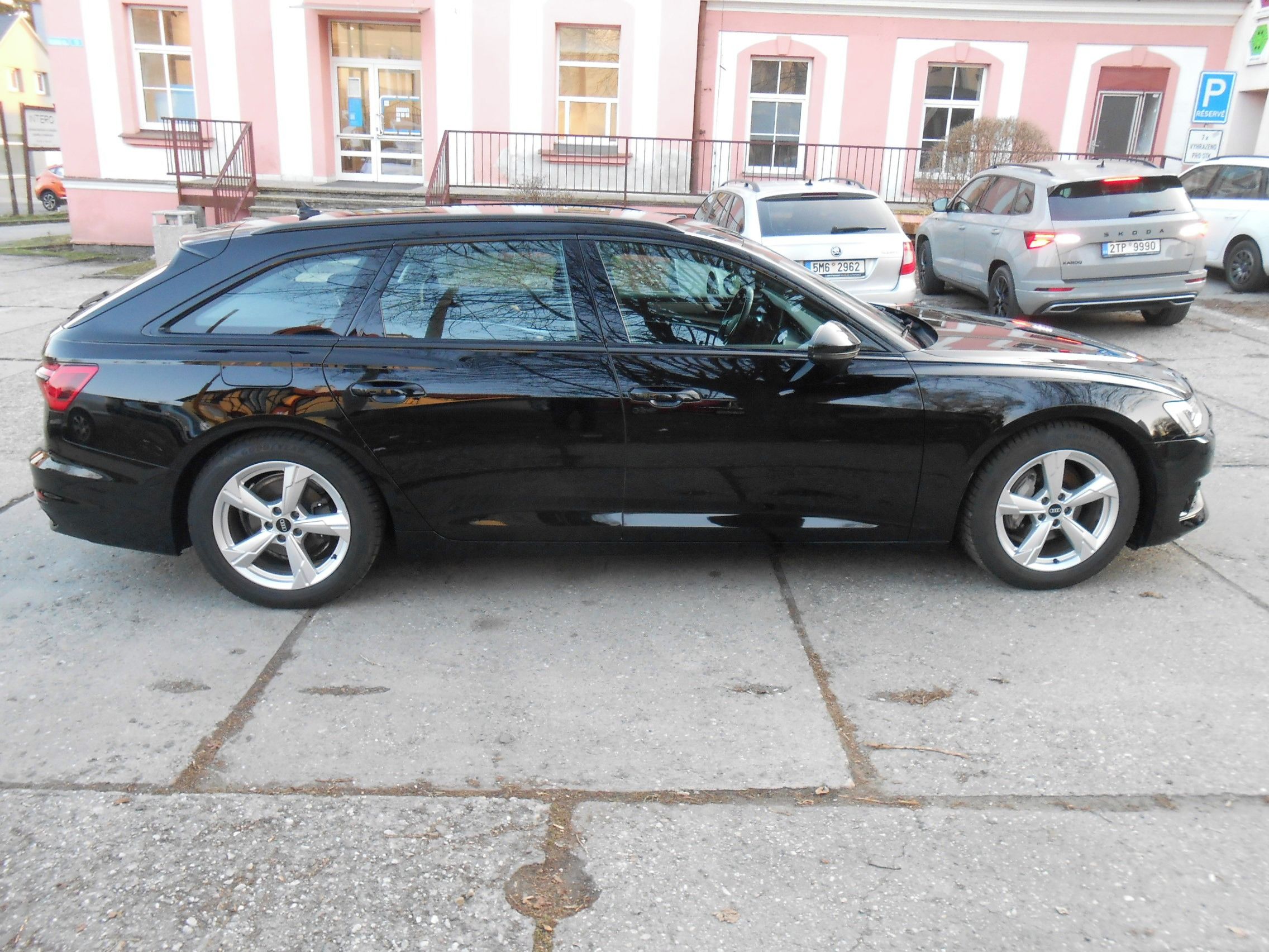 Audi A6 Avant, 40 TDi 150kW SPORT - fotka 3