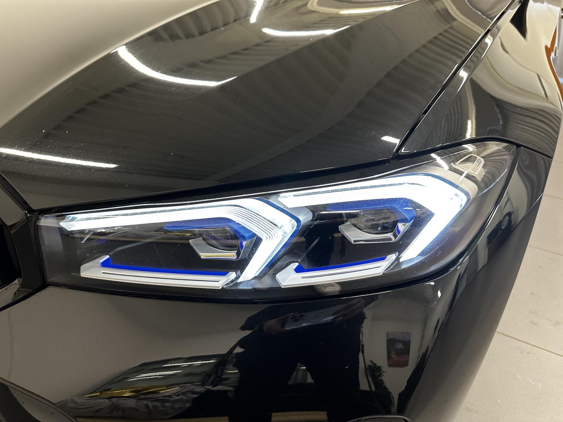 BMW Řada 3, 320d xDrive sedan - fotka 4