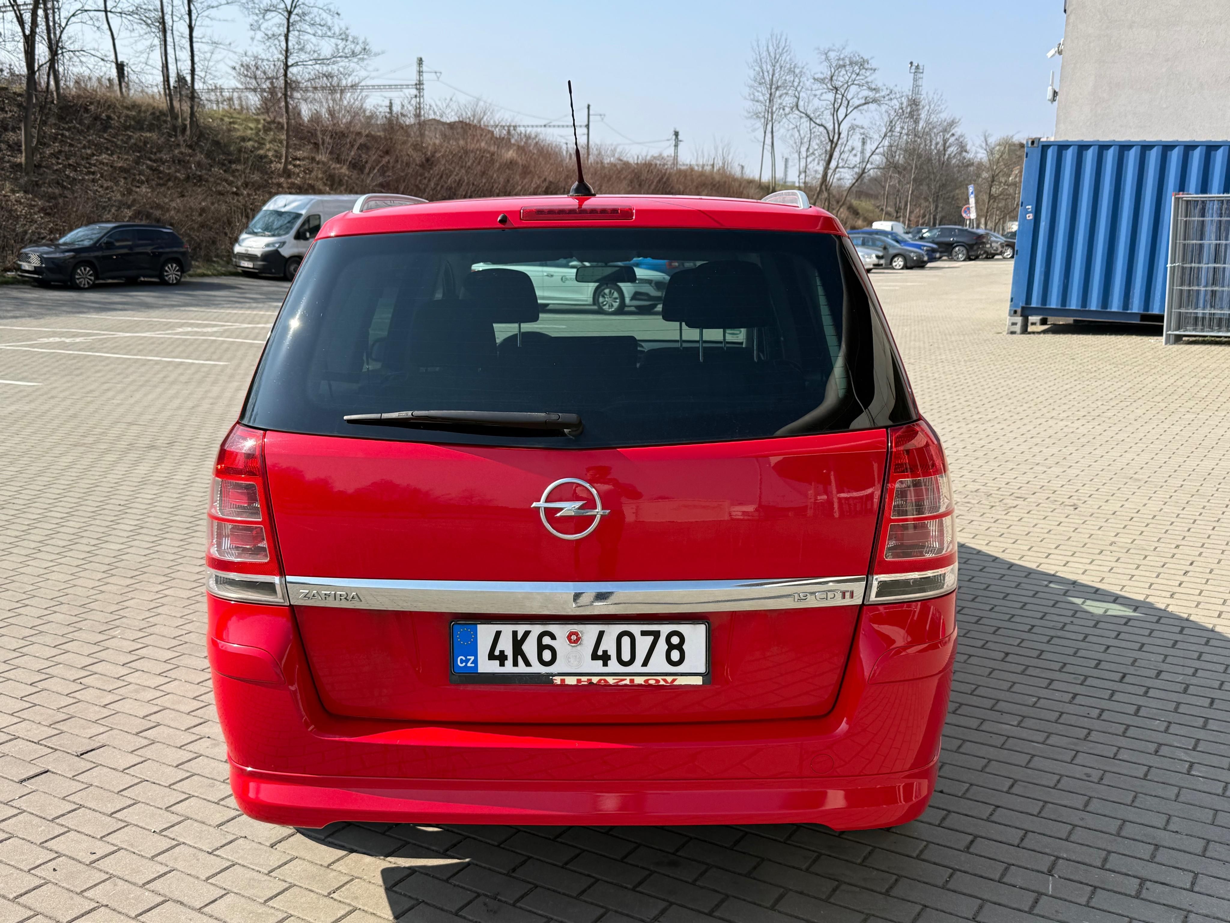 Opel Zafira, 1.9CDTI, 110kw 7 míst - fotka 4