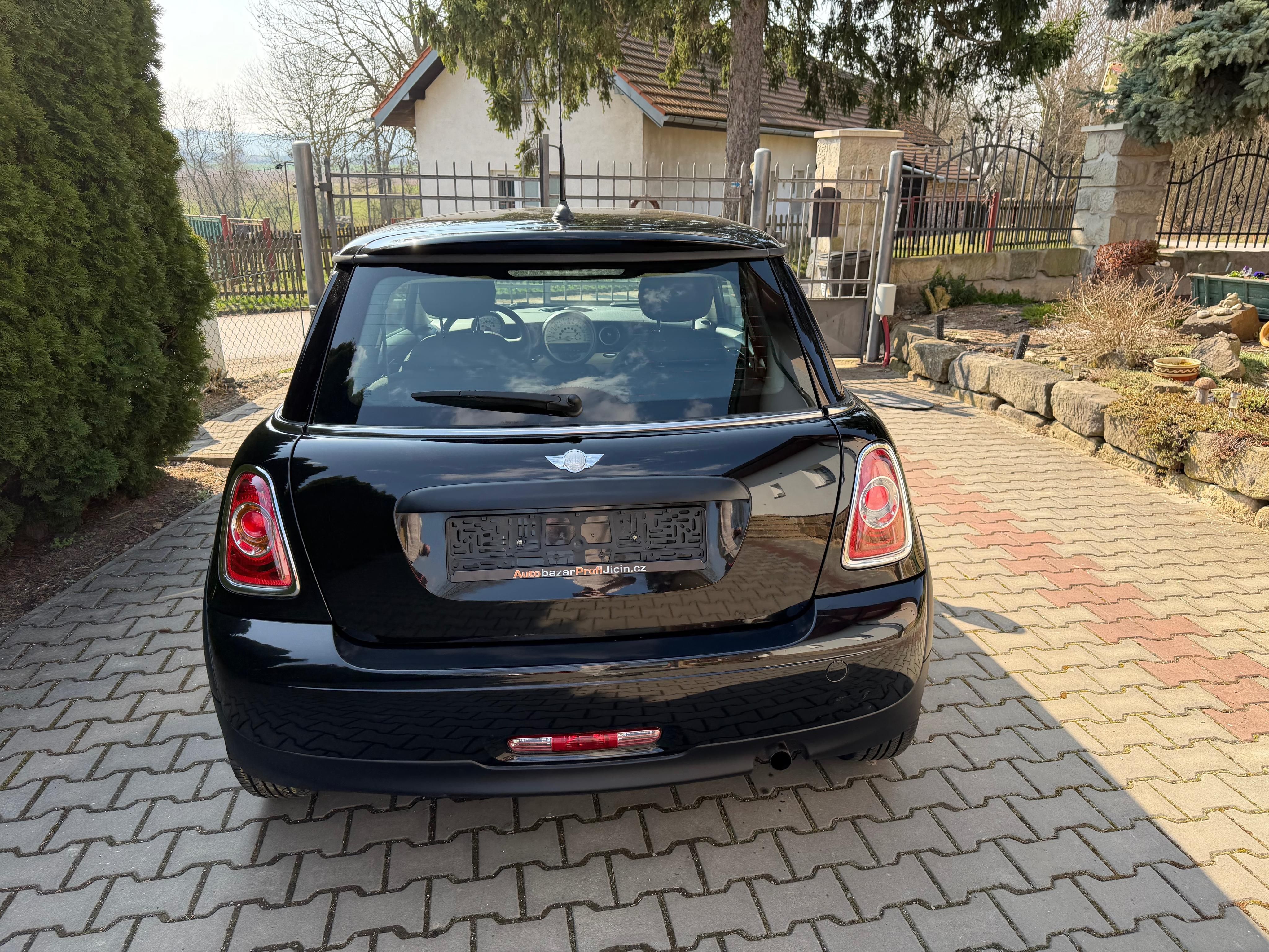 Mini One, 1,6i 1 Majitel pravidl.servis - fotka 6