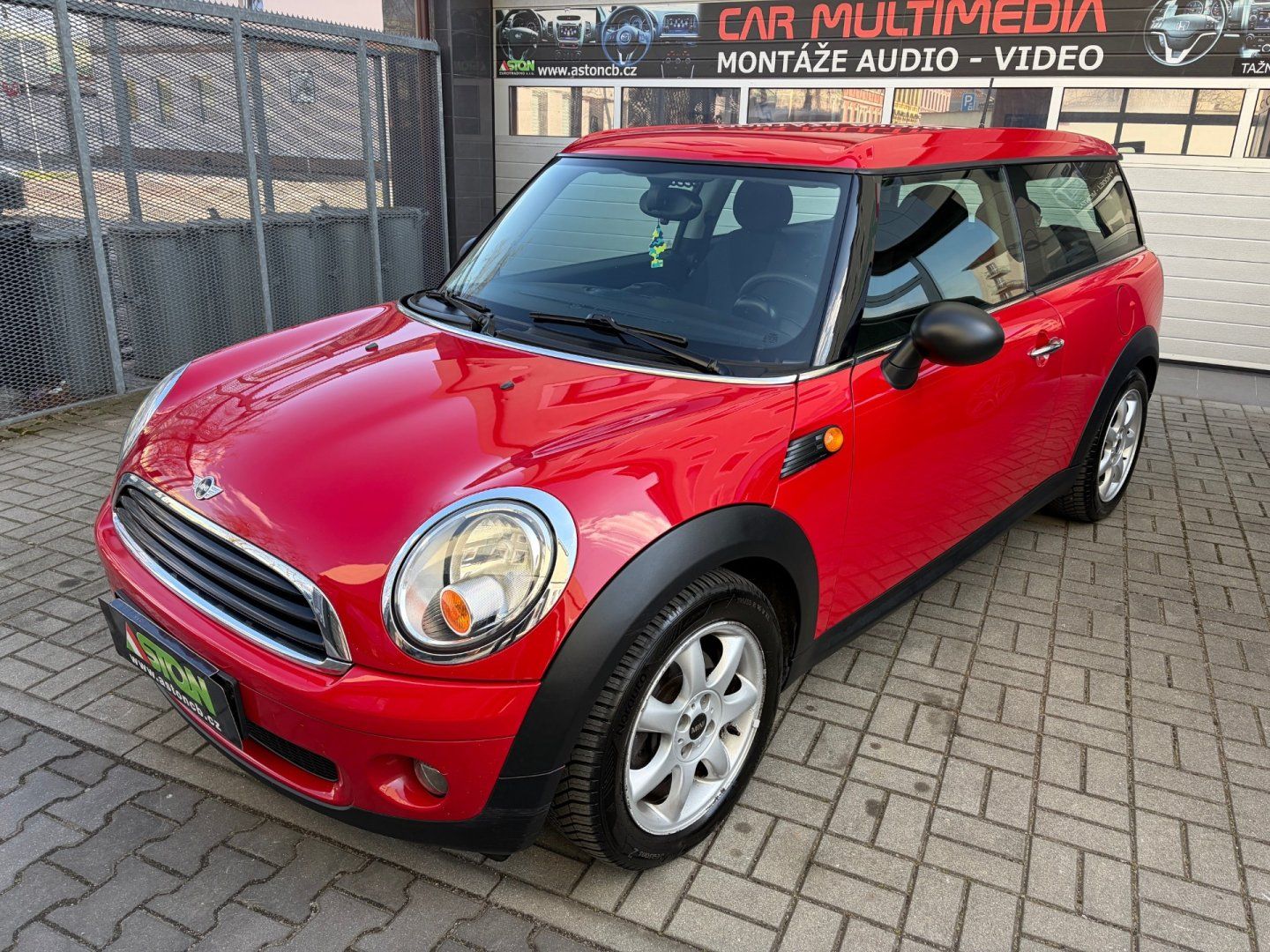 Mini Clubman, 1,4i 70kW, serviska - fotka 3