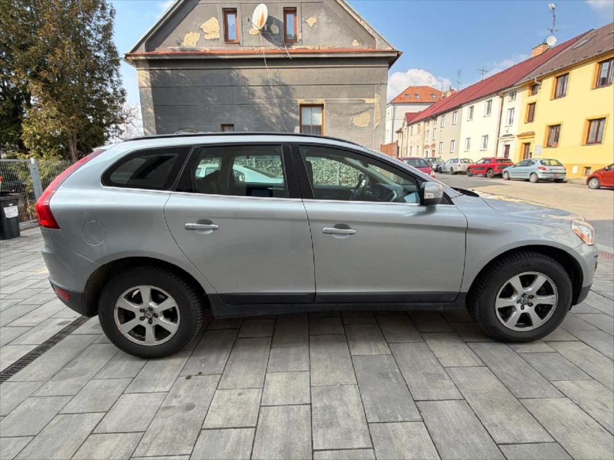 Volvo XC60, 2,4 - fotka 5