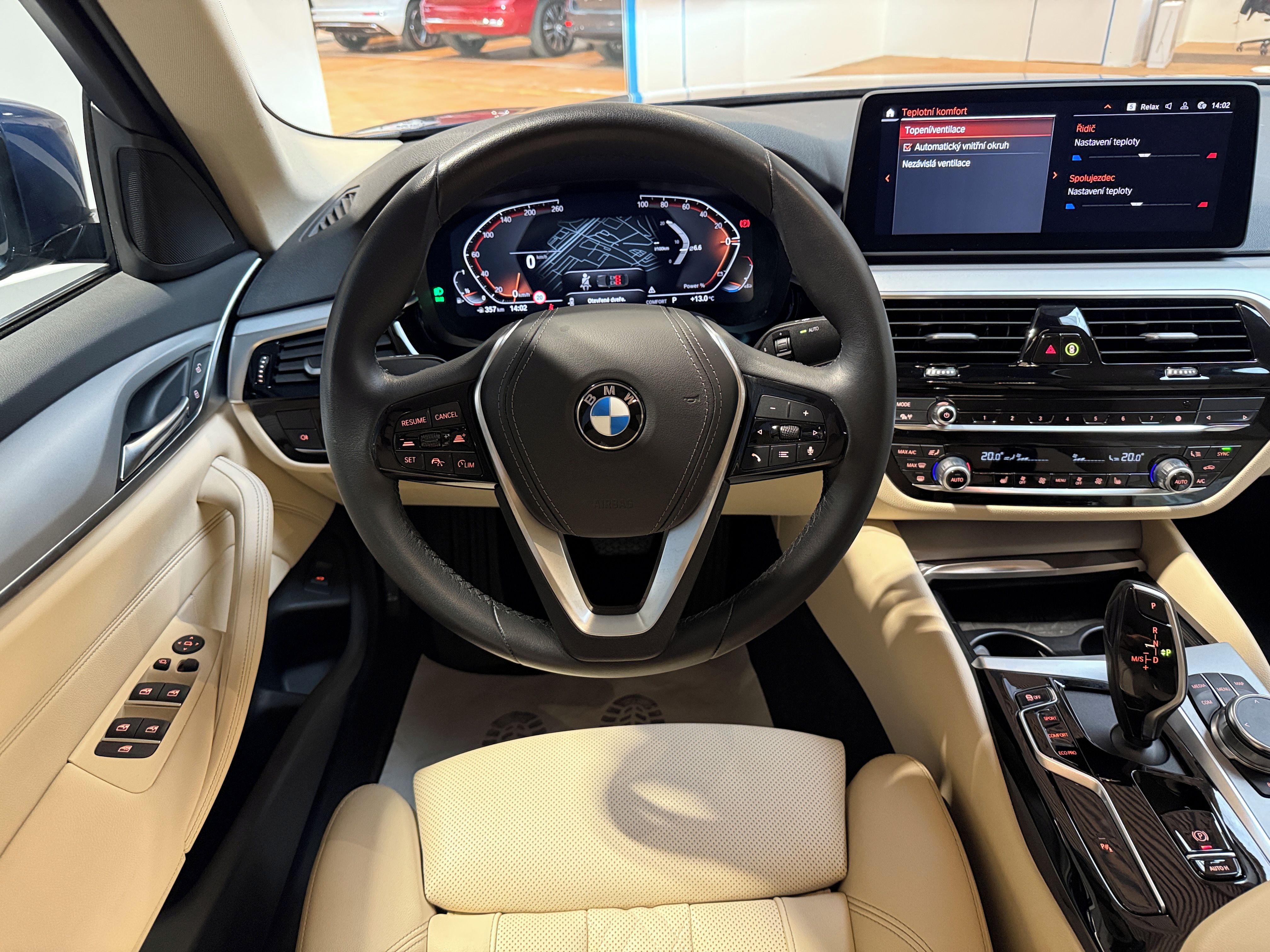BMW Řada 5, 2.0 520i AT - fotka 6