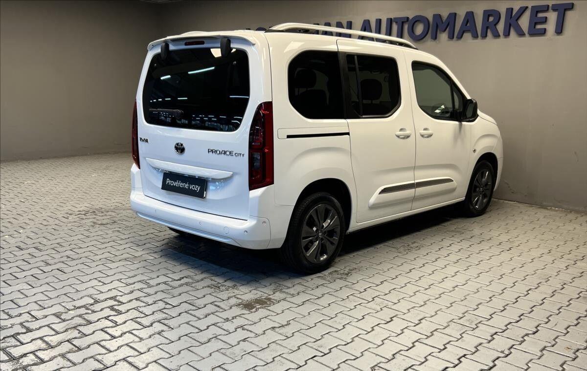 Toyota Proace City Verso, 1,5 D 8AT FAMILY L1 - fotka 2