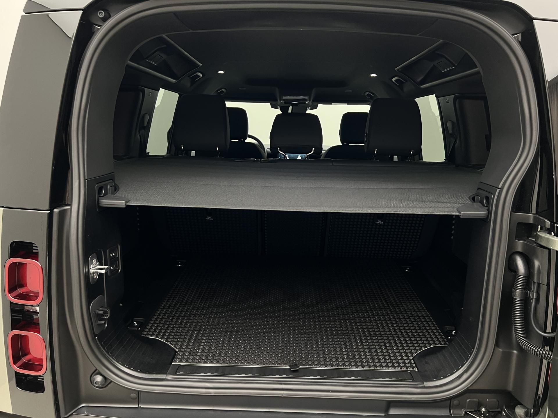 Land Rover Defender, 110 D300 X-DYNAMIC SE AWD AUT - fotka 5