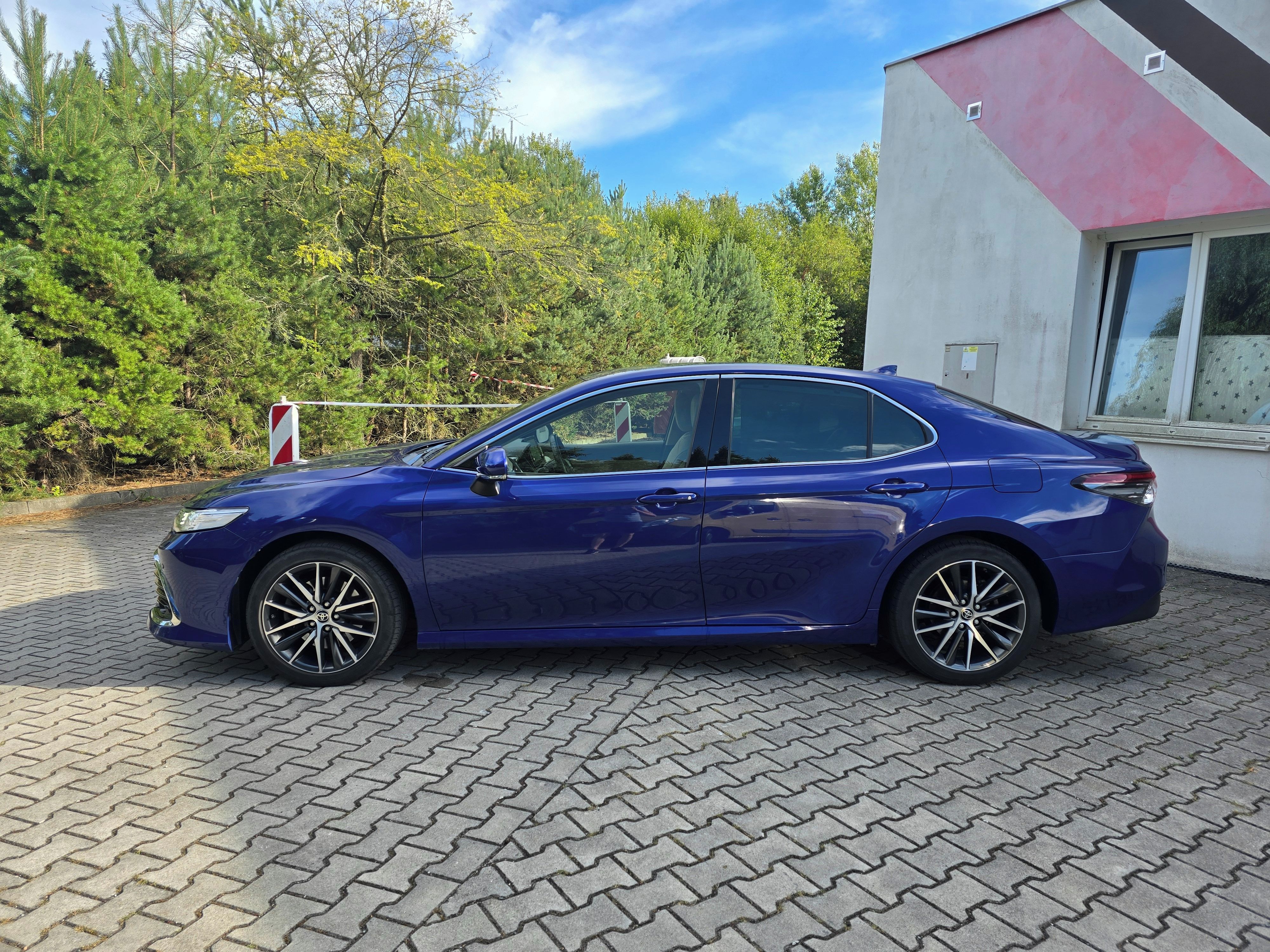 Toyota Camry, 2.5 Hybrid CVT EXECUTIVE VIP - fotka 2