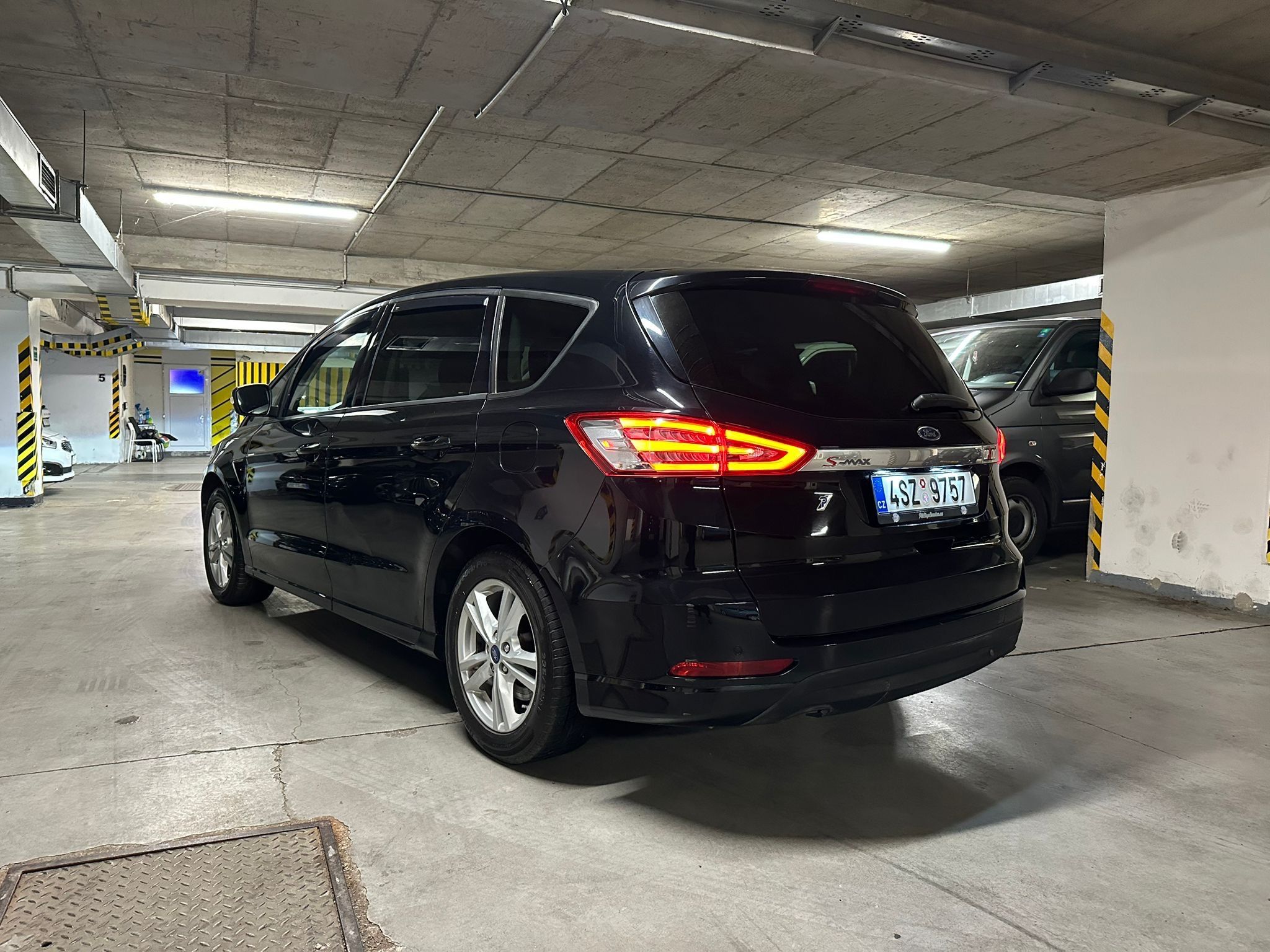 Ford S-MAX, 2.0 DIESEL 110 kw - fotka 3