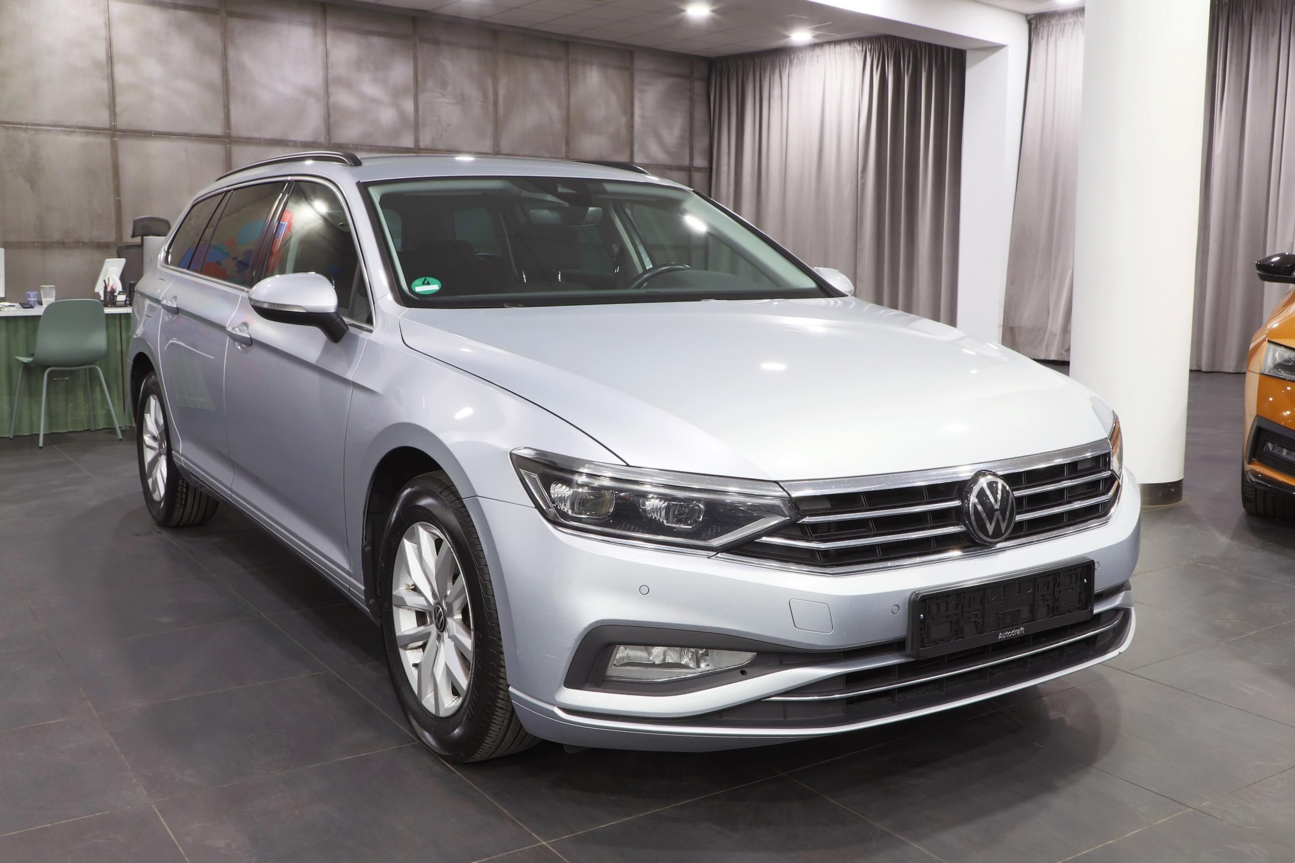 Volkswagen Passat Variant, 2.0 TDI 110kW DSG / Matrix