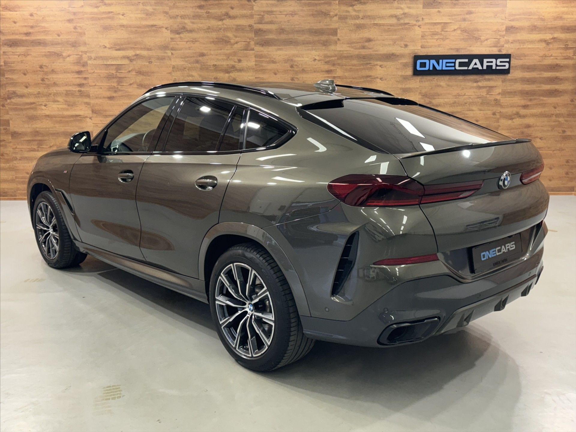 BMW X6, 40i xDRIVE M SPORT DVD TV - fotka 4
