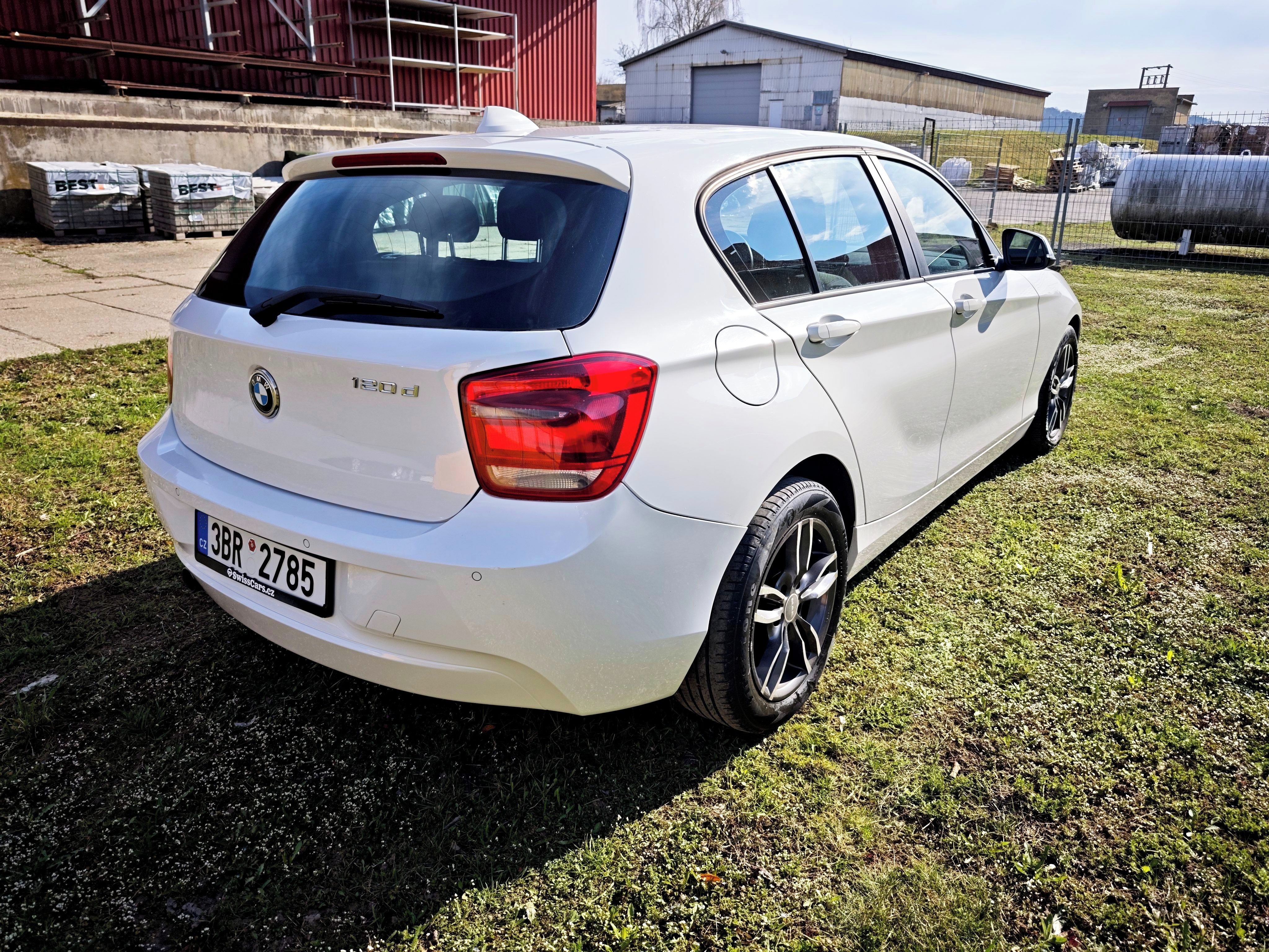 BMW Řada 1, 120d 135kw 7st AT, navi profes - fotka 5