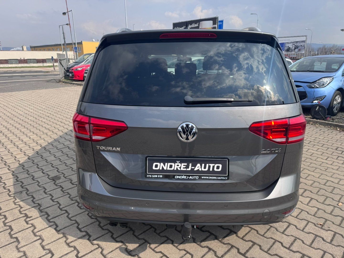 Volkswagen Touran, 7X 2,0 TDI 110 KW 2 MAJ TAŽNÉ - fotka 5