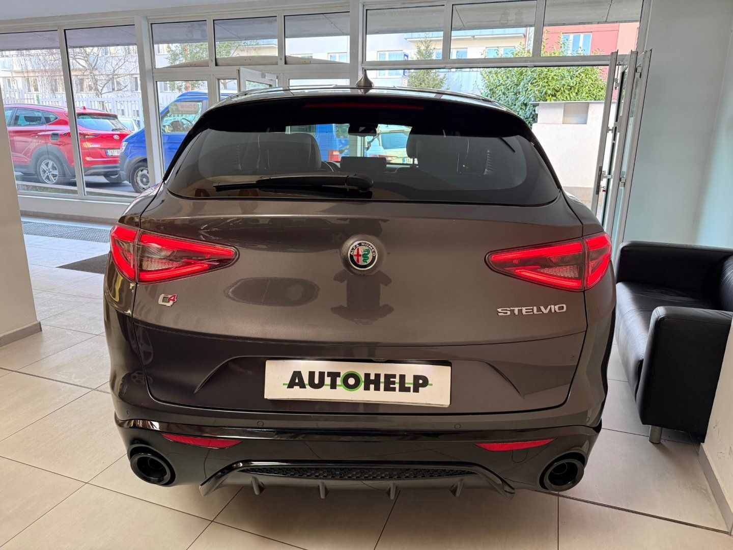 Alfa Romeo Stelvio, 2.2 210 HP Veloce 8AT Q4 - fotka 5