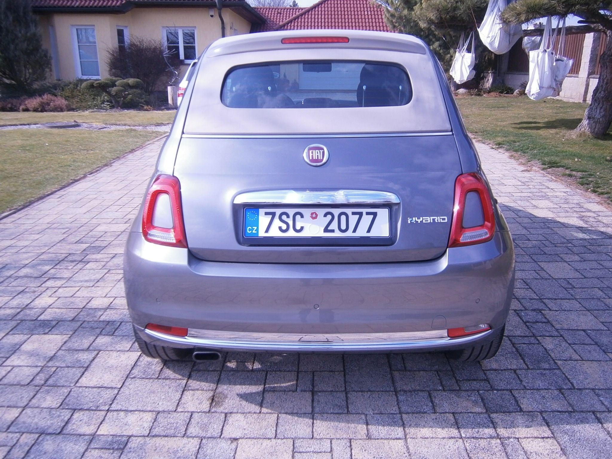 Fiat 500C, 1,0 HYBRID - fotka 4