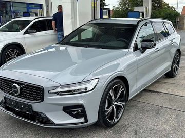 Volvo V60 DARK PLUS MY2026