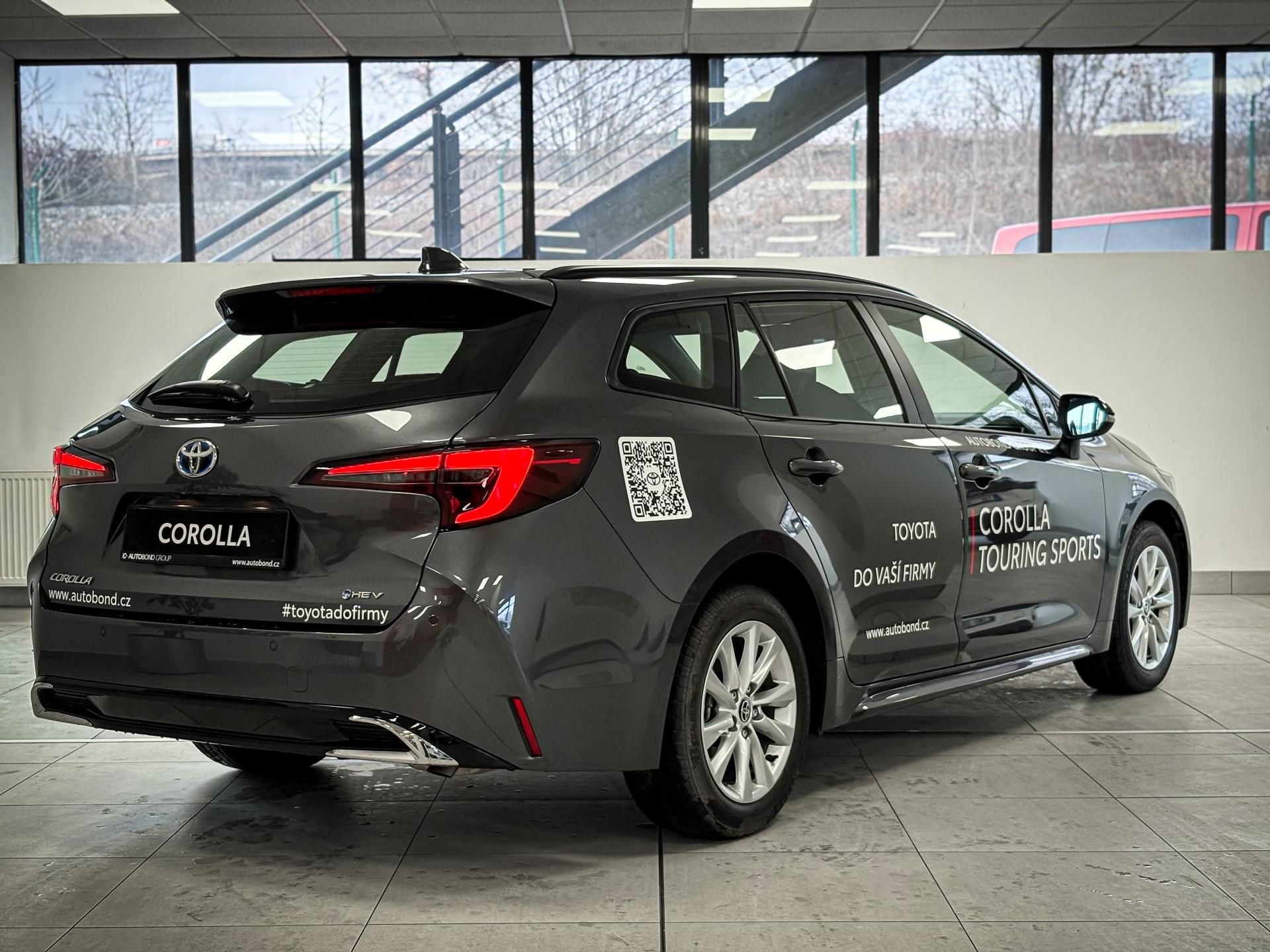 Toyota Corolla, 1,8 Hybrid, (4x2), Comfort - fotka 4
