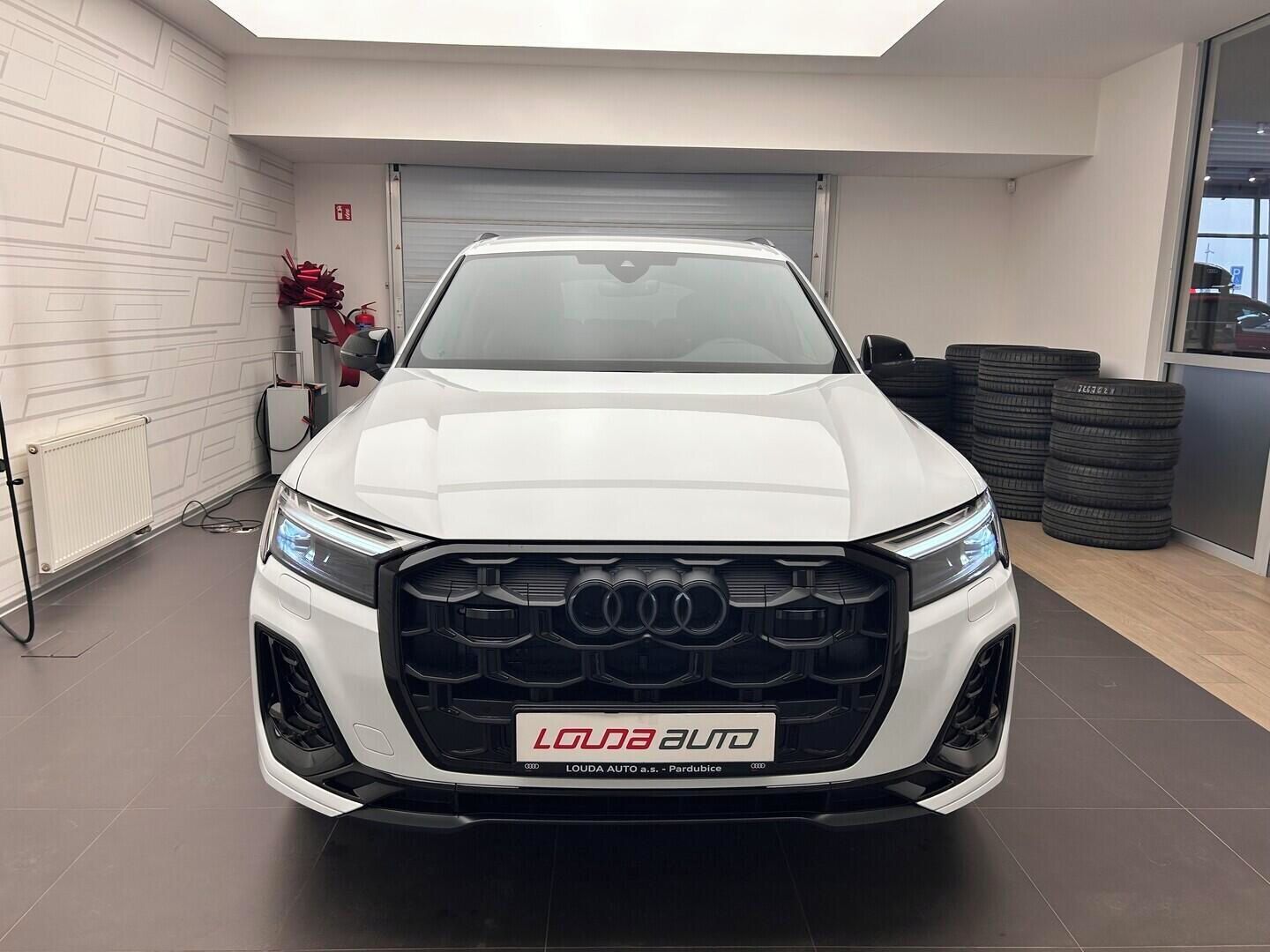 Audi Q7, SUV S line TDI quattro 210 kW - fotka 2