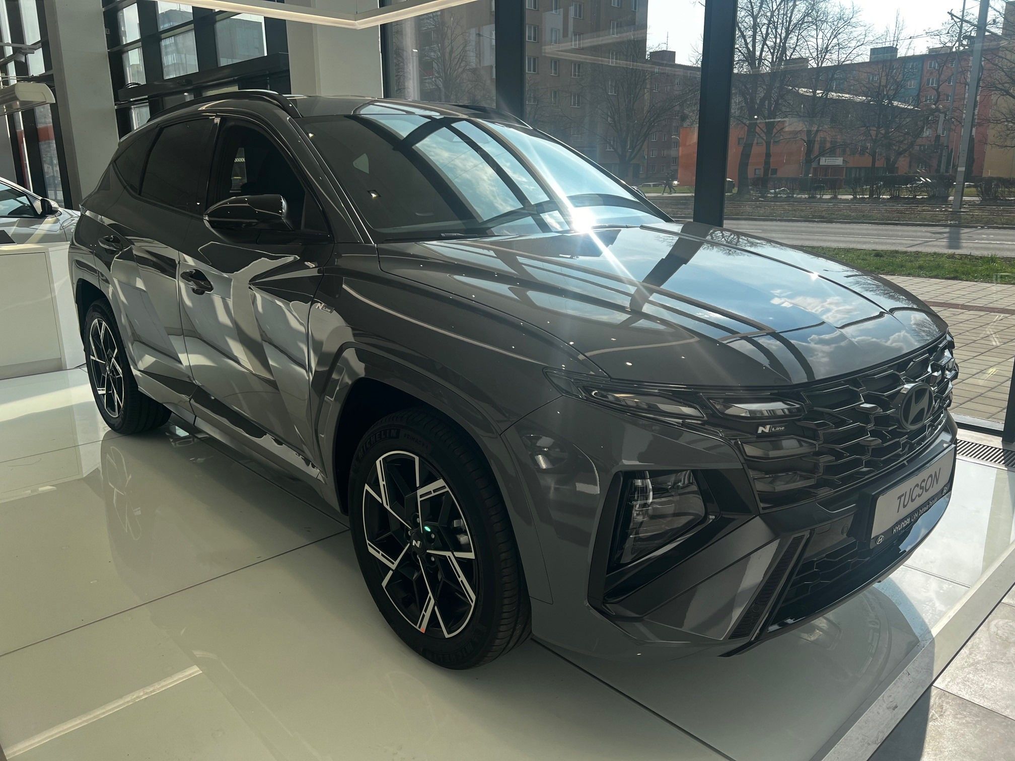 Hyundai Tucson, TU 26 T-GDI HEV 4WD GO N LINE - fotka 2
