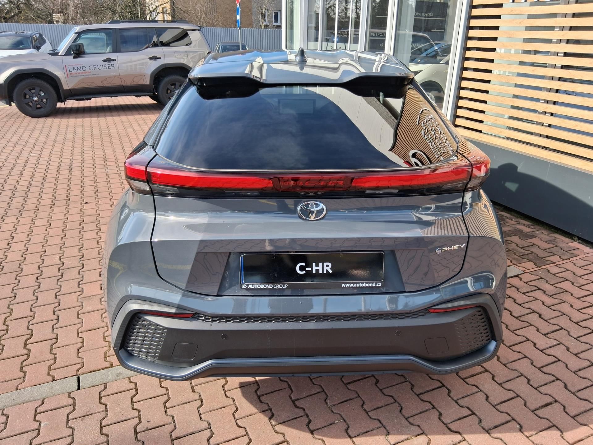 Toyota C-HR, 2,0 PHEV 4X2 STYLE - fotka 6