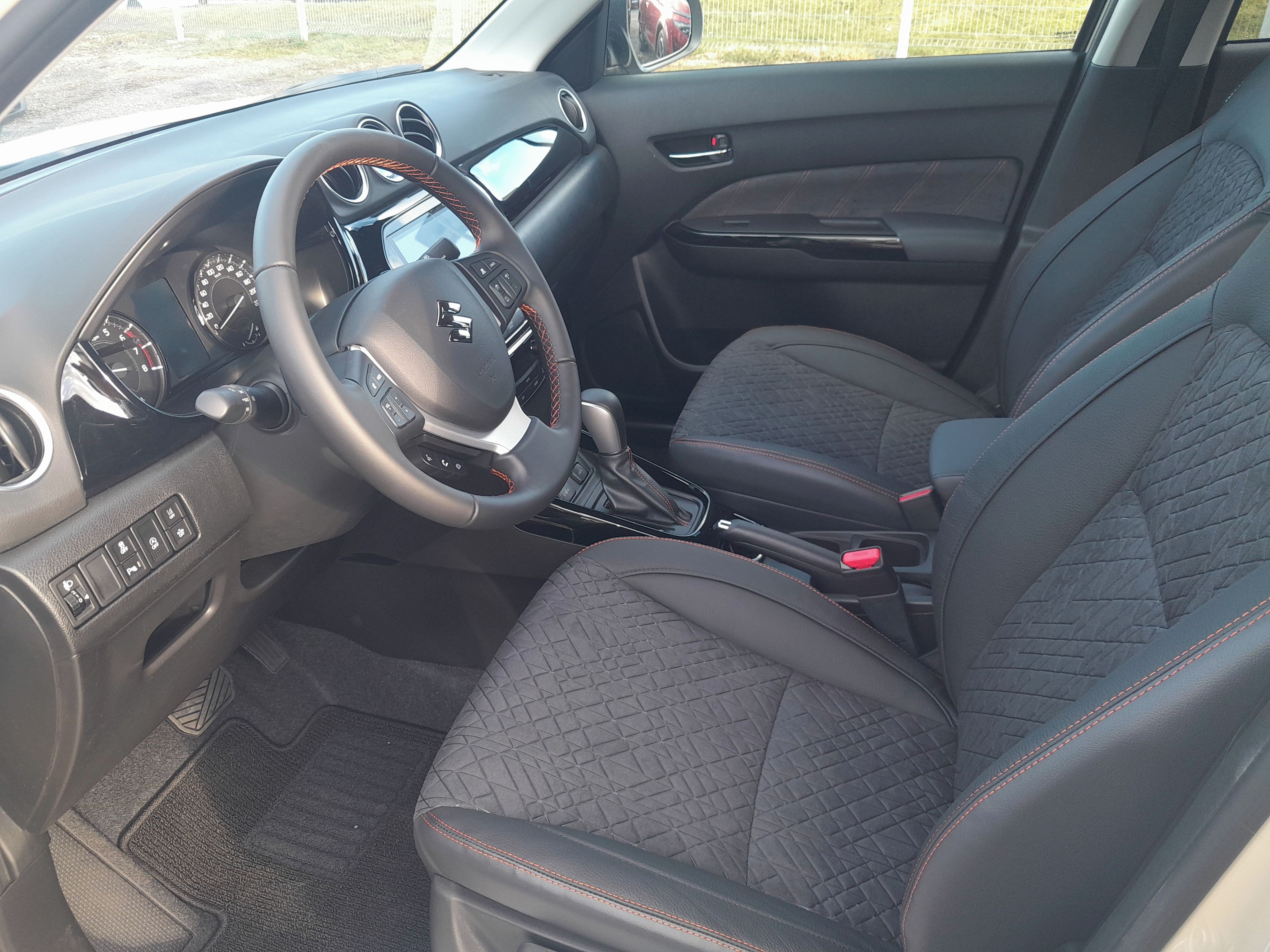 Suzuki Vitara, 1,4 BLACK EDITION AT - fotka 2
